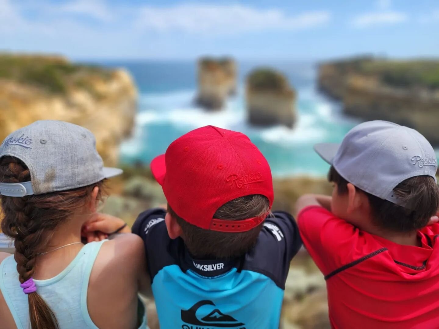 Wishing you all a sun-kissed weekend filled with laughter, relaxation and the splendor of nature's beauty! HAPPY FRIDAY!
@uyen_p_n 
.
.
.
#rookieandco #belittledreambig #kidssnapback #snapback #kids #kidshats #hats #personalisedcaps #caps #personalis