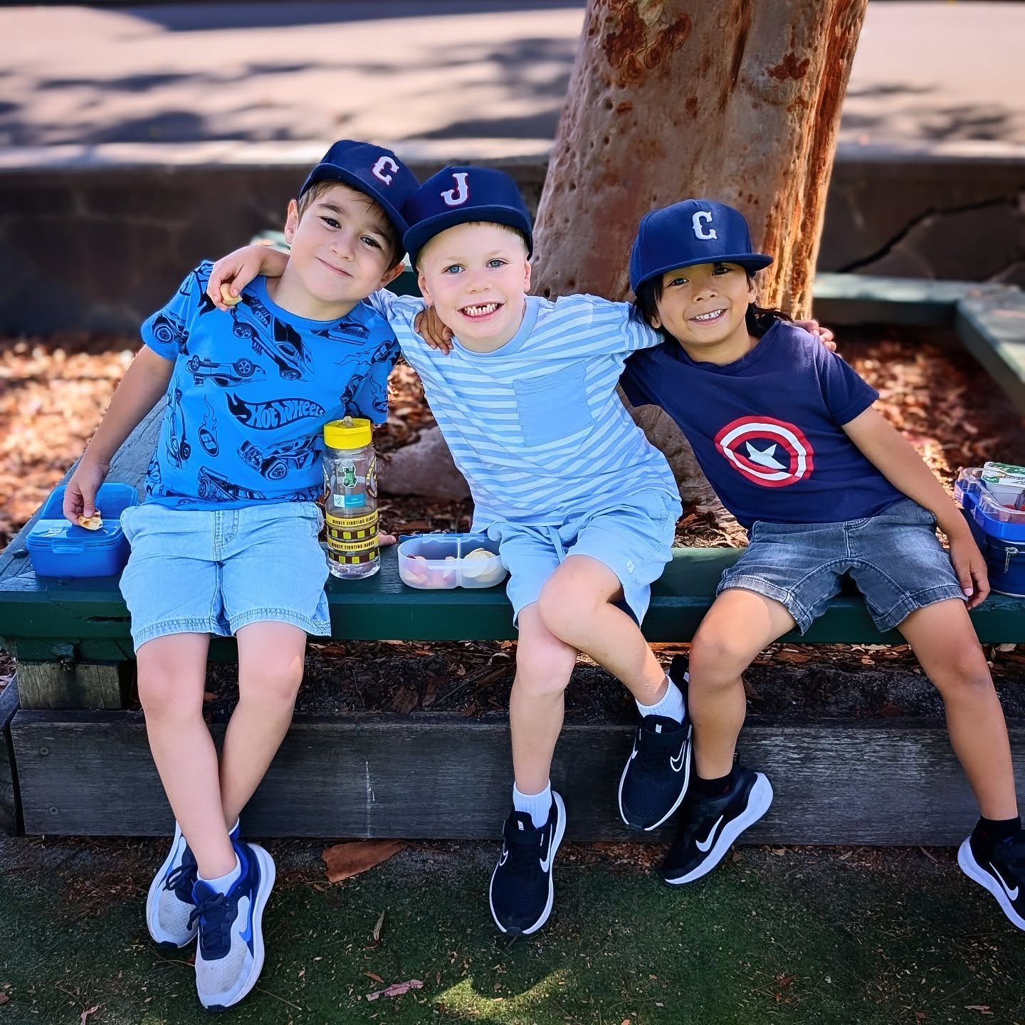 Caps lock: ON. Friendship mode: Activated.
@cheriegeorga @e_papington

#rookieandco #belittledreambig #kidscaps #personalised #caps #kids