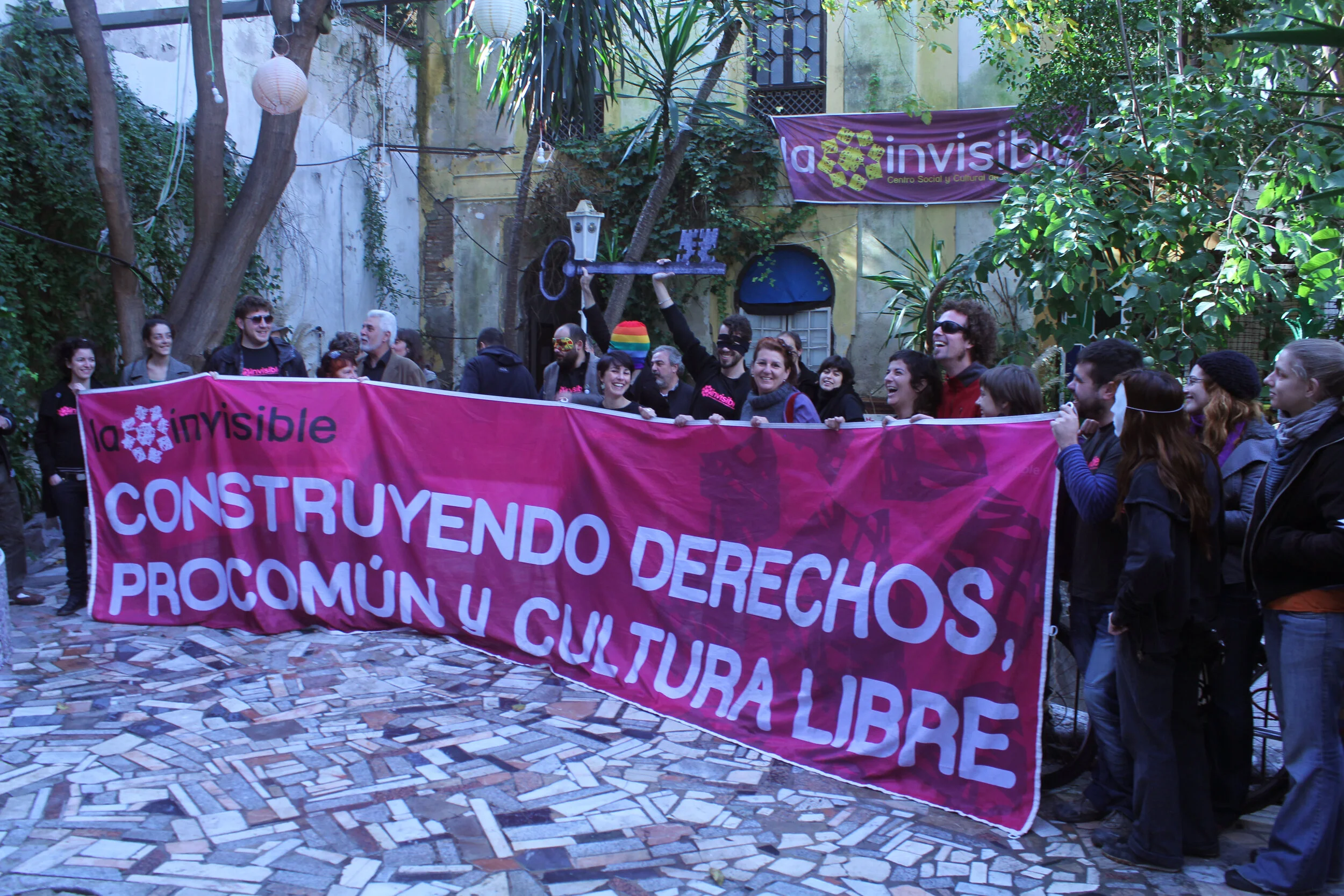 Claiming the Casa Invisible as a social centre of the commons in 2011, Málaga/ES