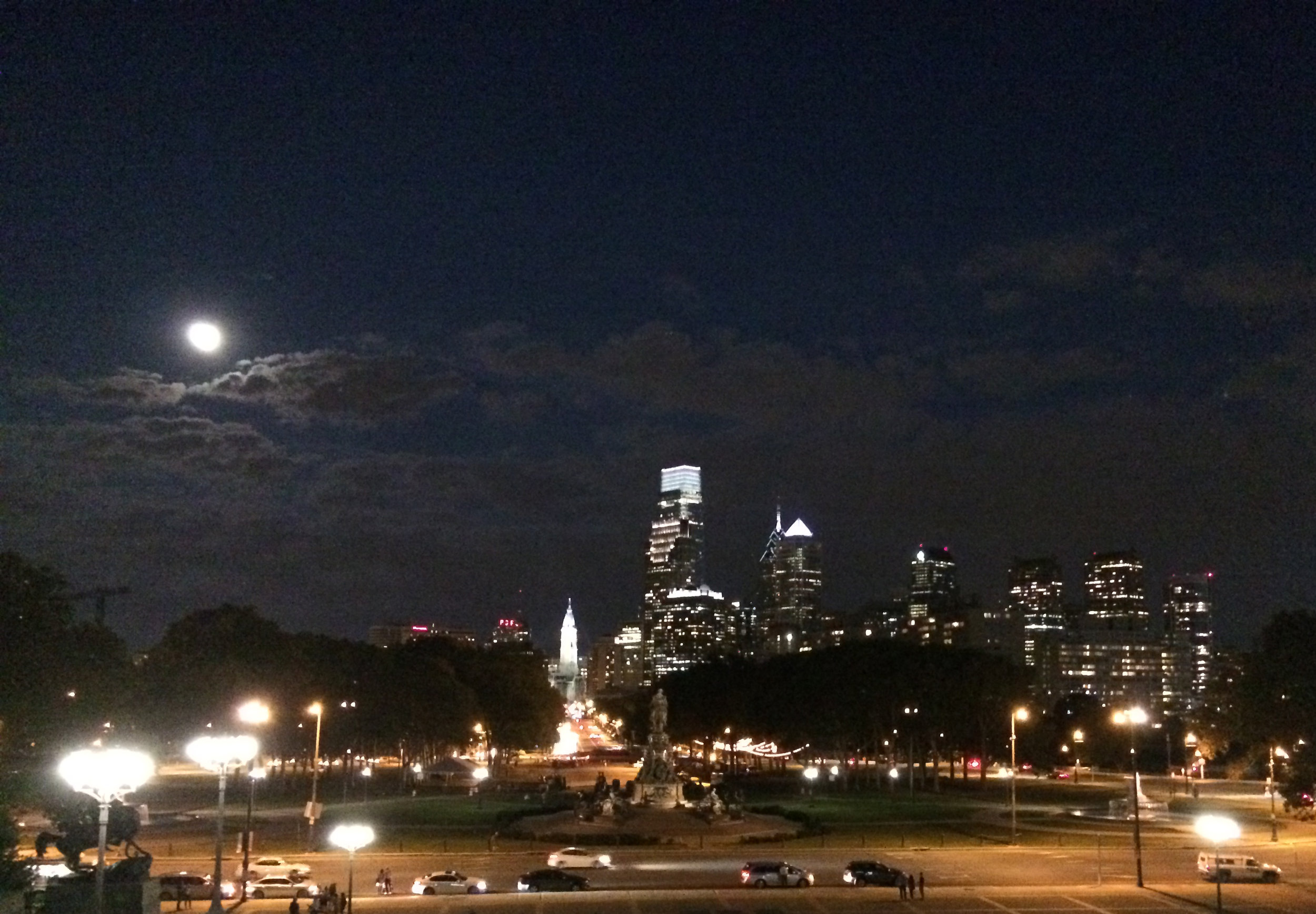 Full_Moon_Skyline.jpg