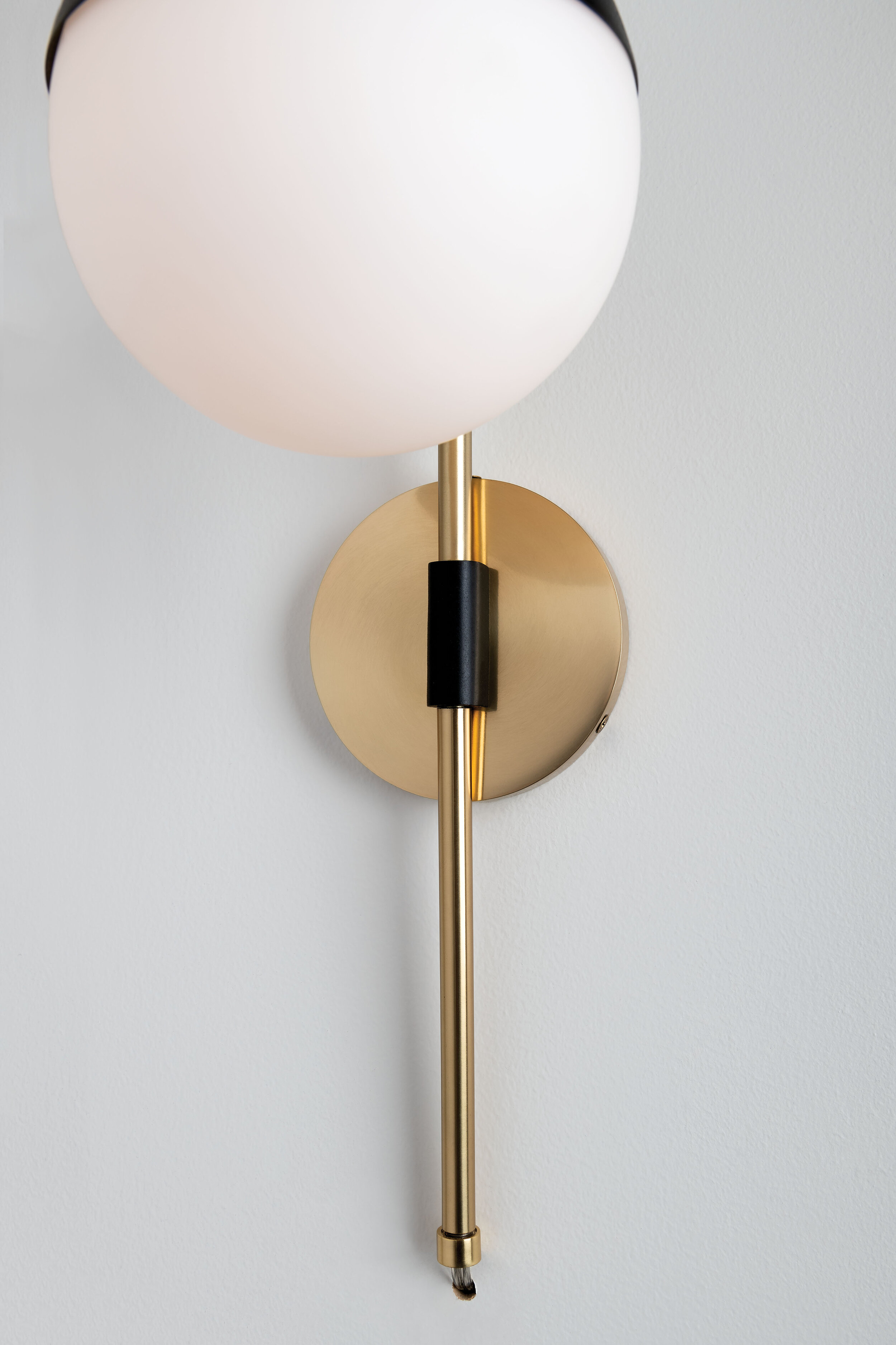 HL249101-AGB/BK RENEE PLUG IN SCONCE