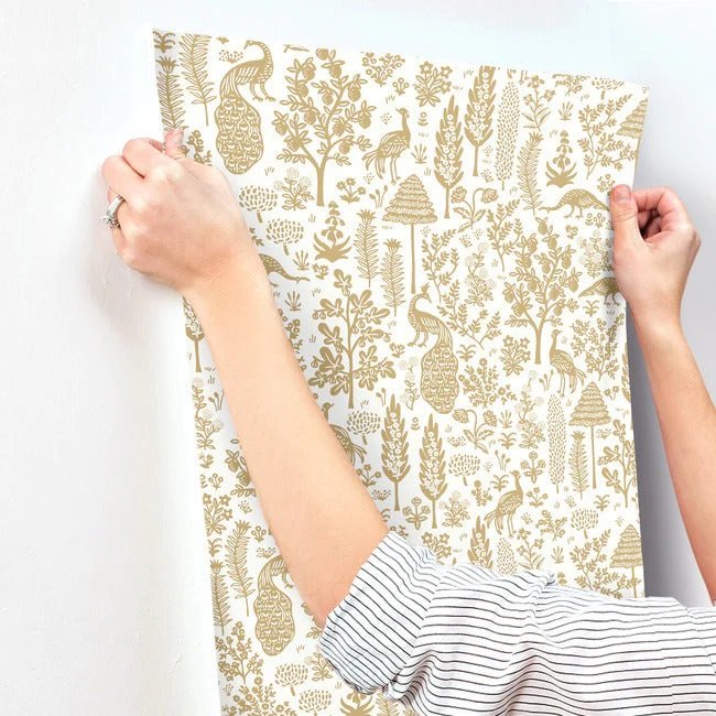 RP7371 MENAGERIE TOILE WALLPAPER