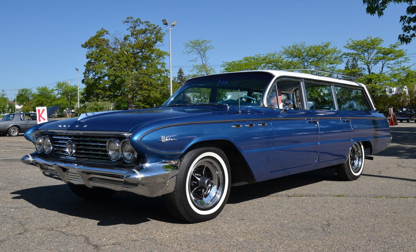 Eric Stoldt: 1961 LeSabre Estate Wagon