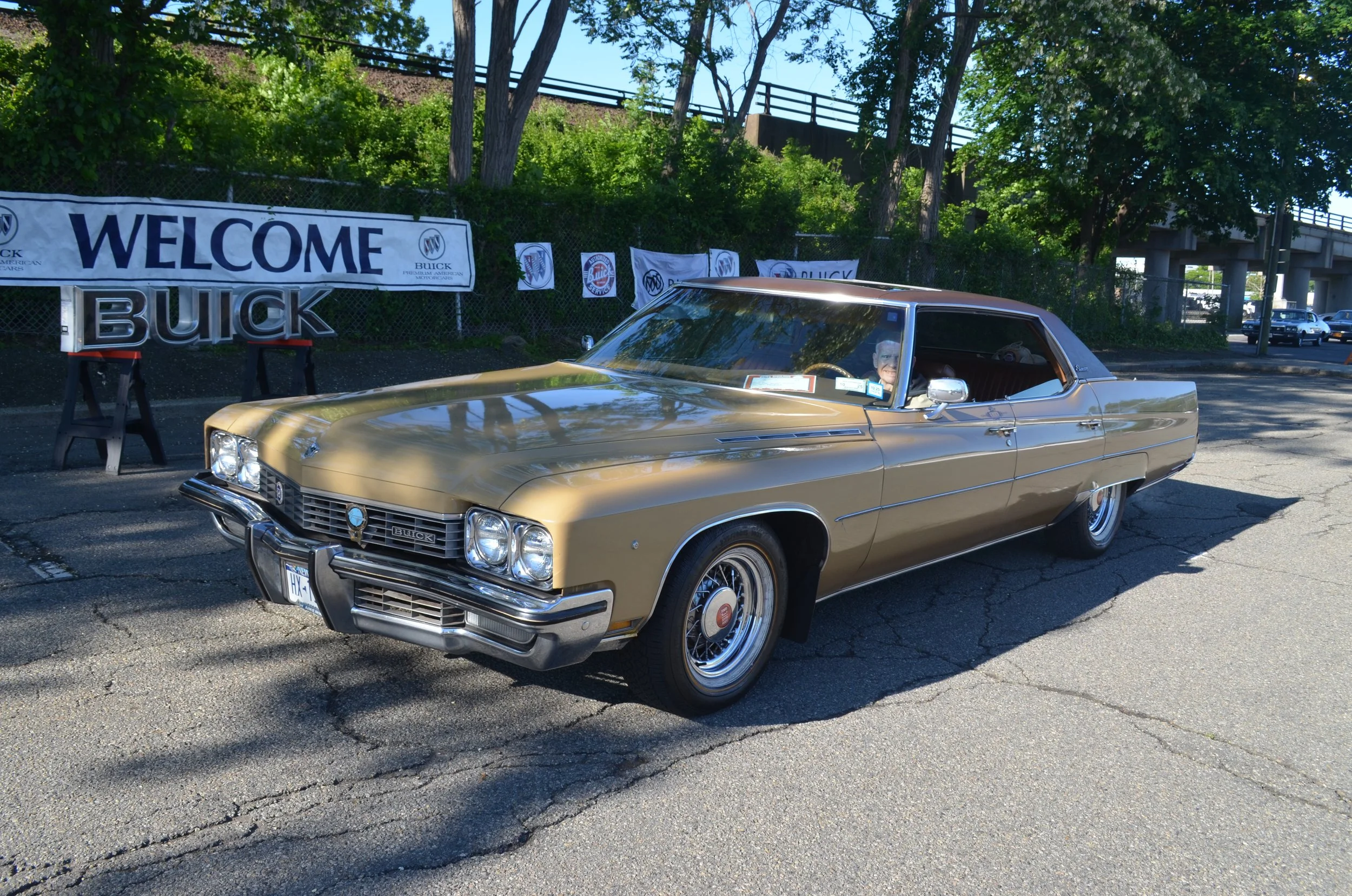 1972 Electra 4 Dr. Harttop