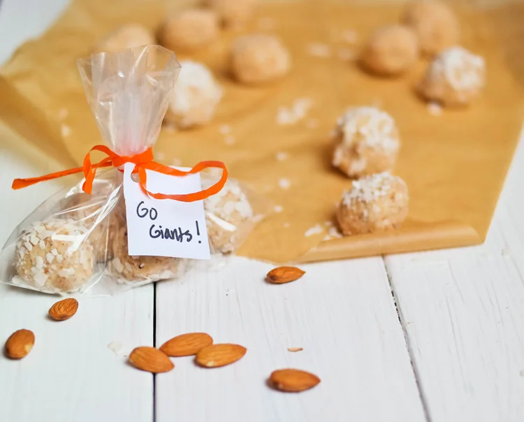 Game Night: Coconut Macaroon Bites 