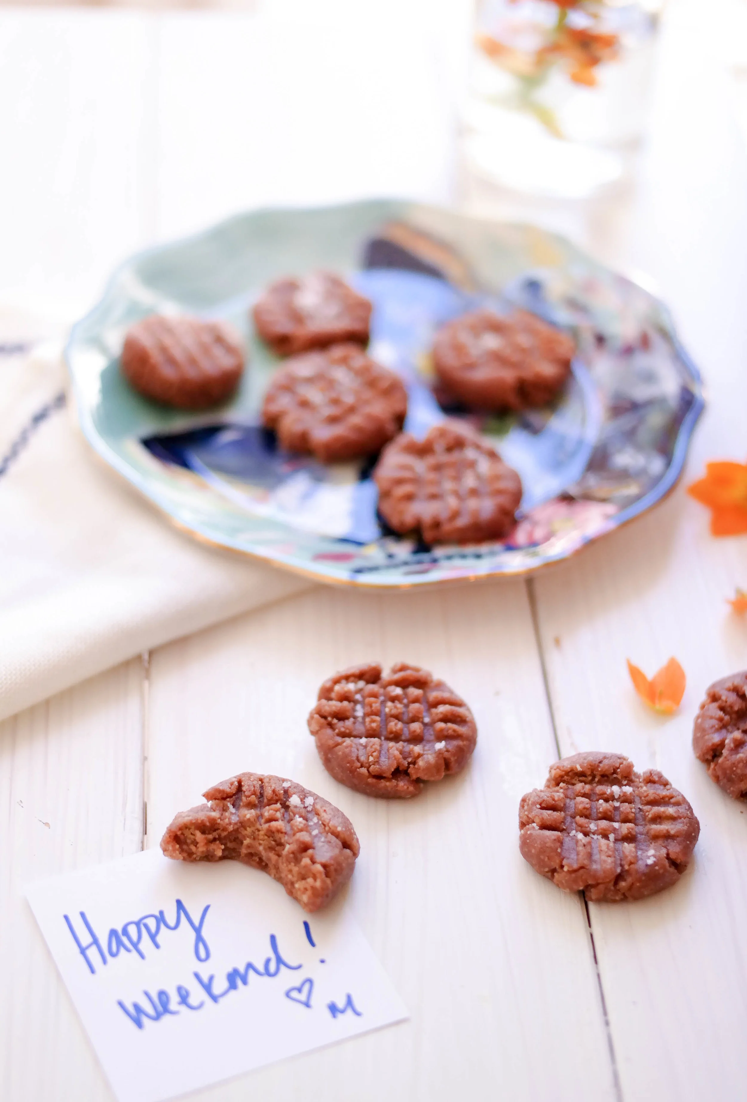 No-Bake Almond Butter Cookies 