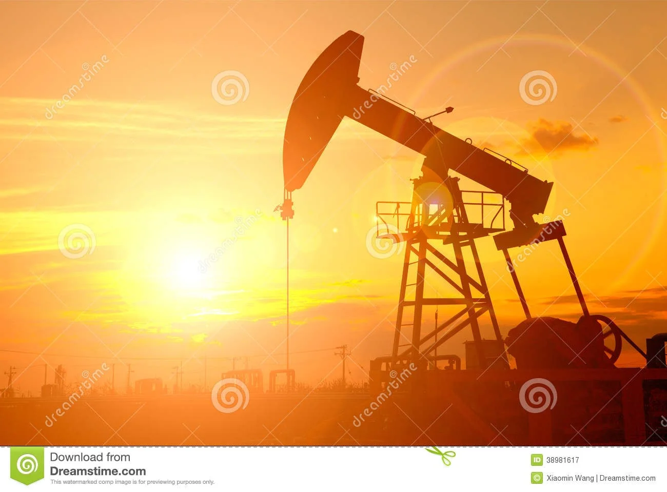 oil-pump-jack-silhouette-against-bright-orange-sky-38981617.jpg