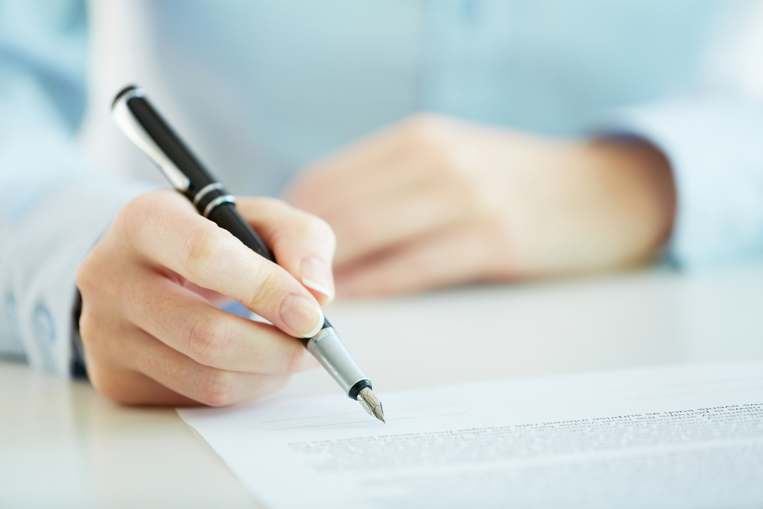 img_signing-contract.jpg