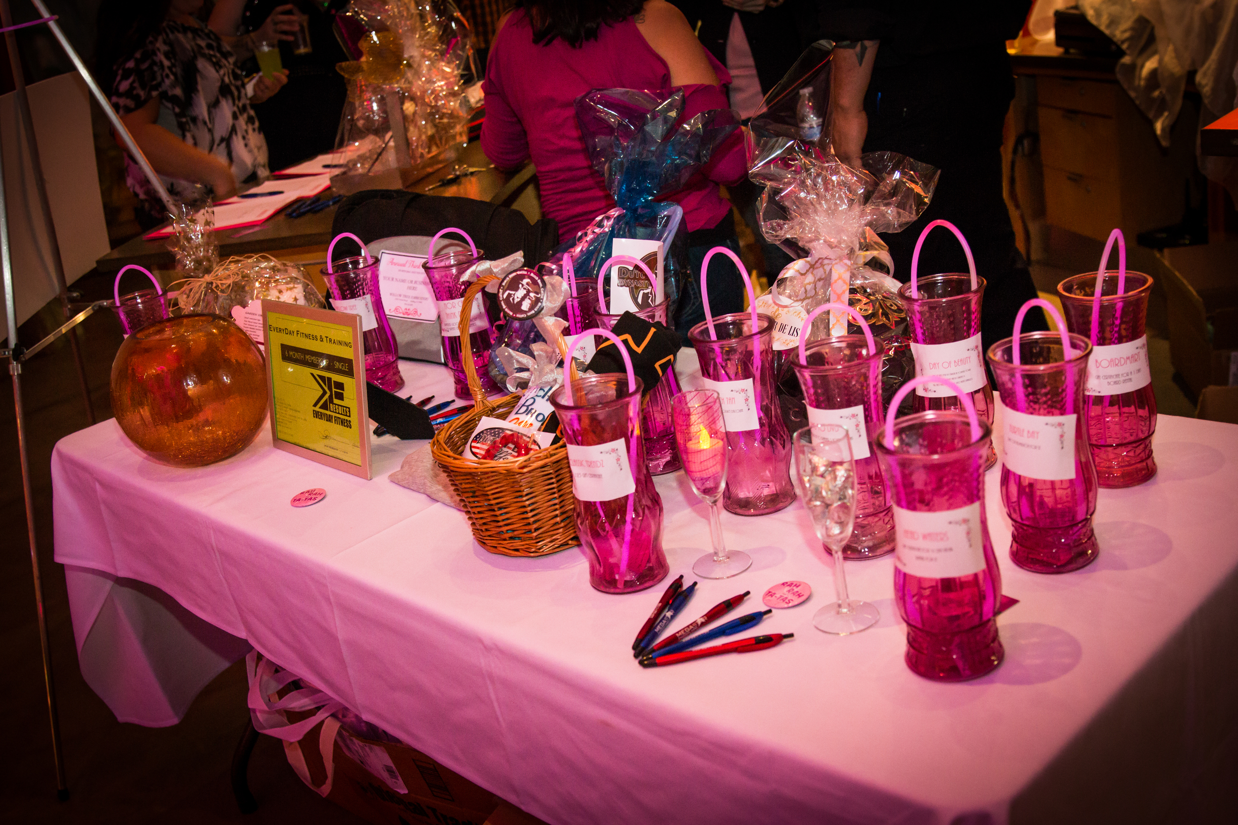 Think Pink Coctail Party-0058.jpg