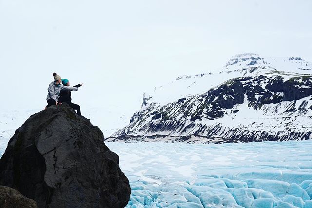 Adventures are better when shared. (and glaciers are worth the bird's eye view) 🗻❄️ thanks for the 📷 @mylittledistraktions!