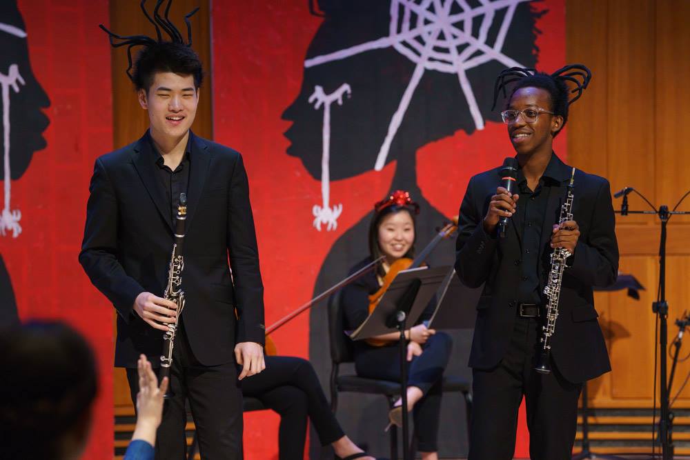  Clarinettist Yan Liu and oboist Mekkhi Gladden play a musical game with the audience. 