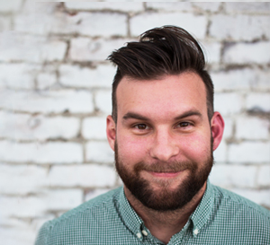 MAC TAYLOR // SENIOR DESIGNER Large man. Typographer. Pun master.