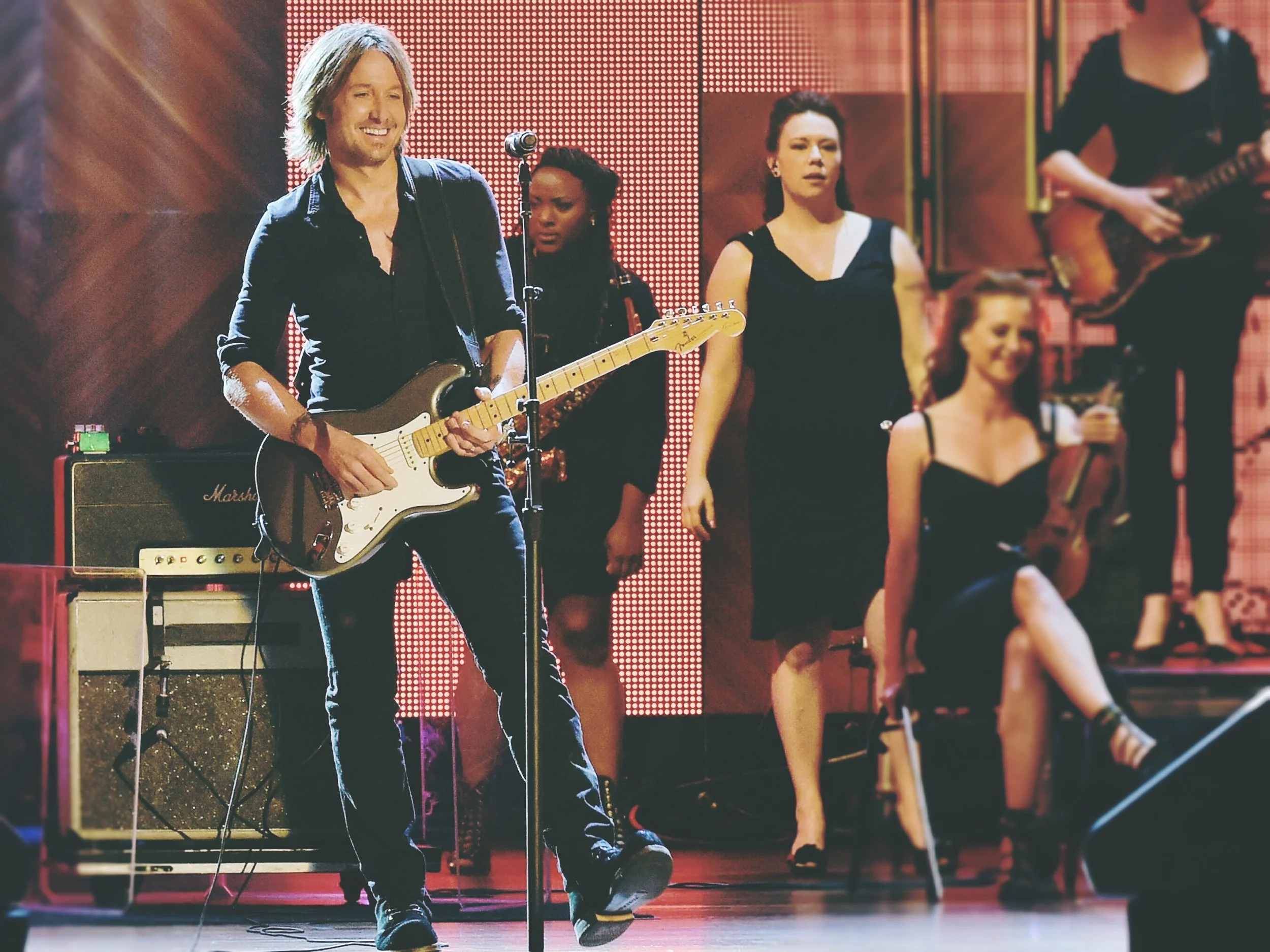 CMT ARTIST OF THE YEAR