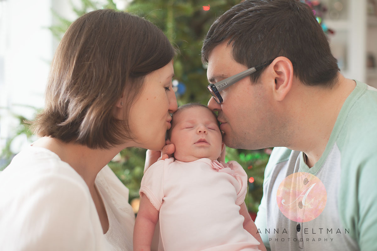 Lifestyle newborn pictures Photographer Lake Mary.jpg