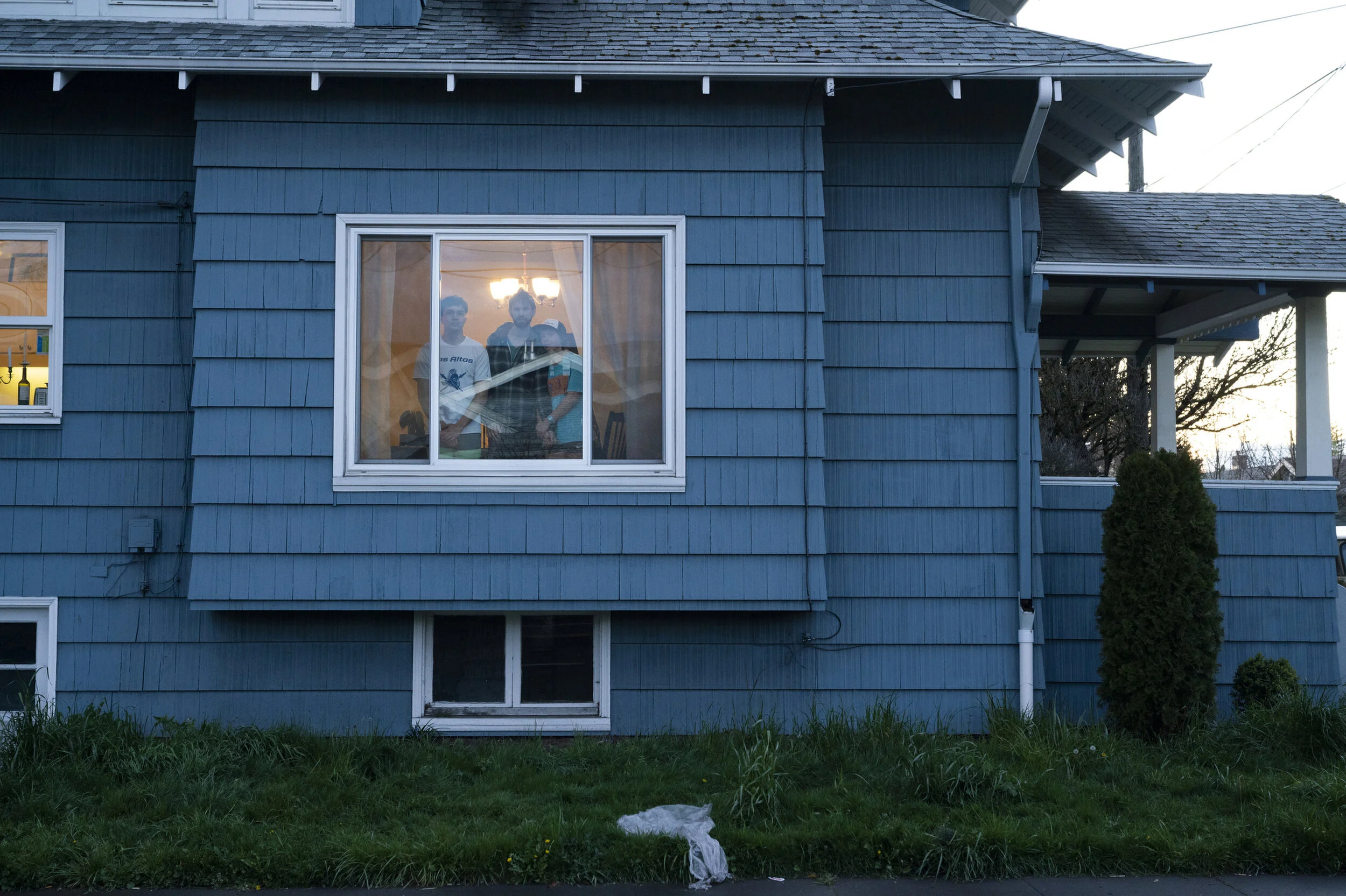  Dane Tippett, Callum Johnston, and CallumÕs girlfriend Heather Pearson stand for a portrait in CallumÕs home during OregonÕs stay home, stay safe order on March 25, 2020 in Portland, Oregon. 
