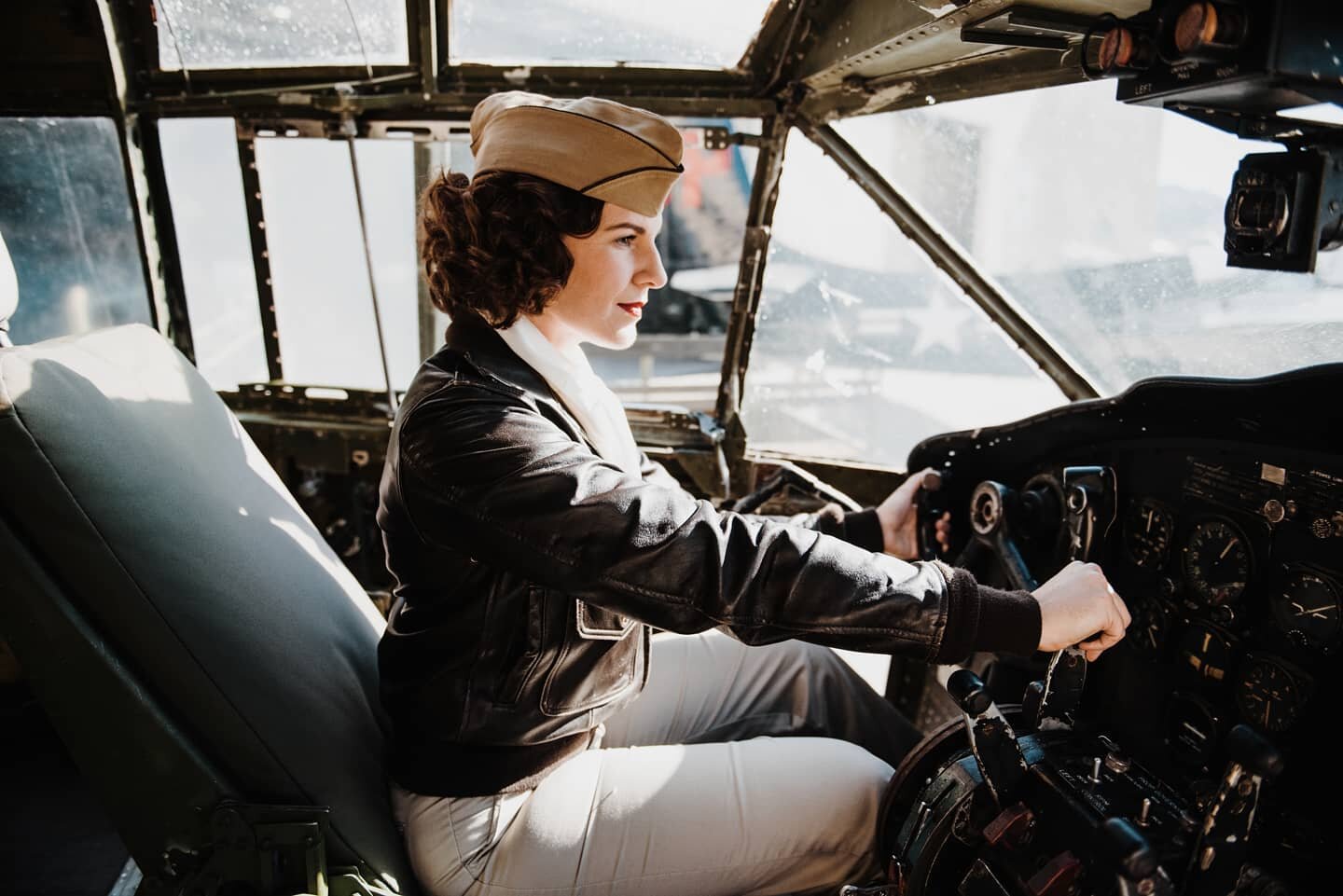 It's the start of a new week...are you in the pilot's seat? 🛩️
.
.
.
.
#mondaymotivation #mondaythoughts #newweekvibes #aviationlovers #aviation #pilotview #cockpitviews #classicaviation #vintagestyle #nostalgia #vintagefashion