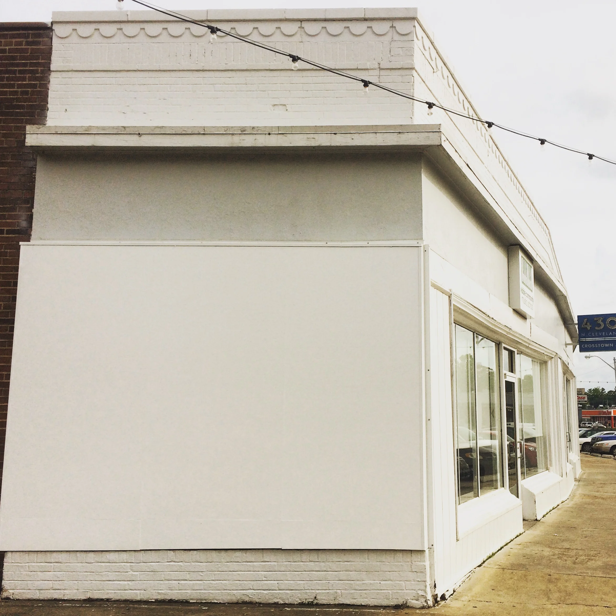 BEFORE SHOT. THE GALLERY IS TWO DOORS DOWN ON THIS BLOCK.