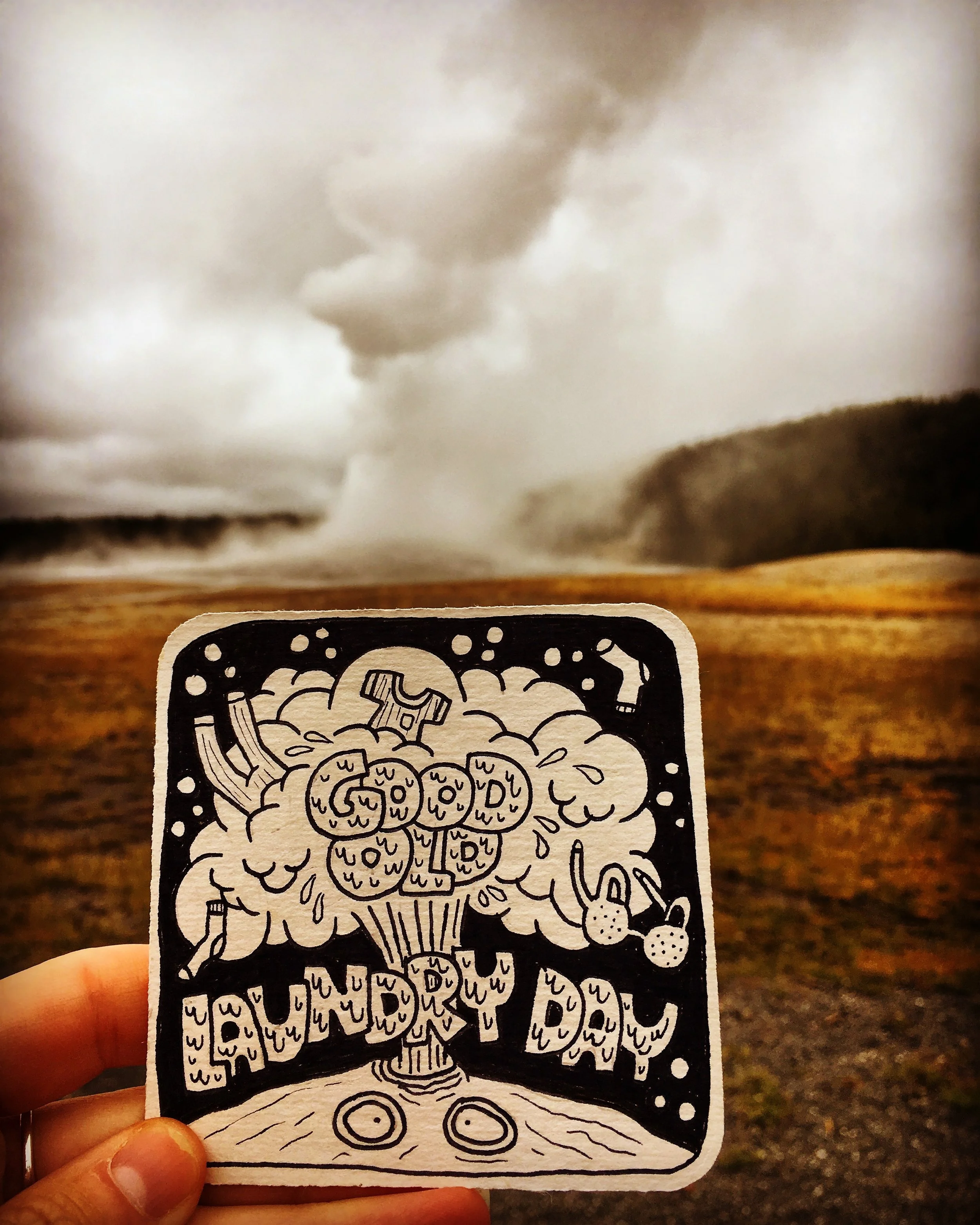 OLD FAITHFUL YELLOWSTONE NATIONAL PARK