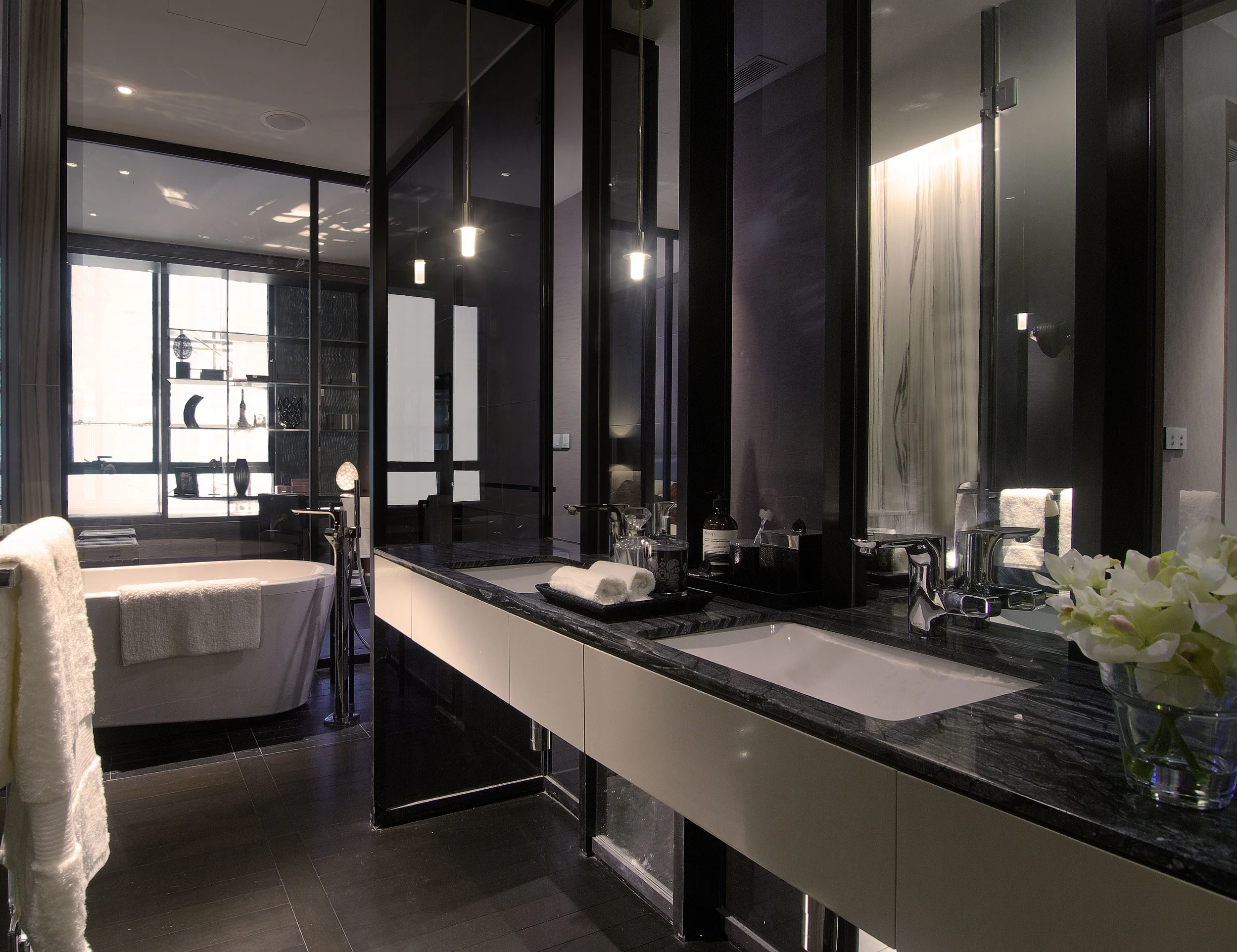 Hamilton Scotts - Master Bathroom 1.jpg