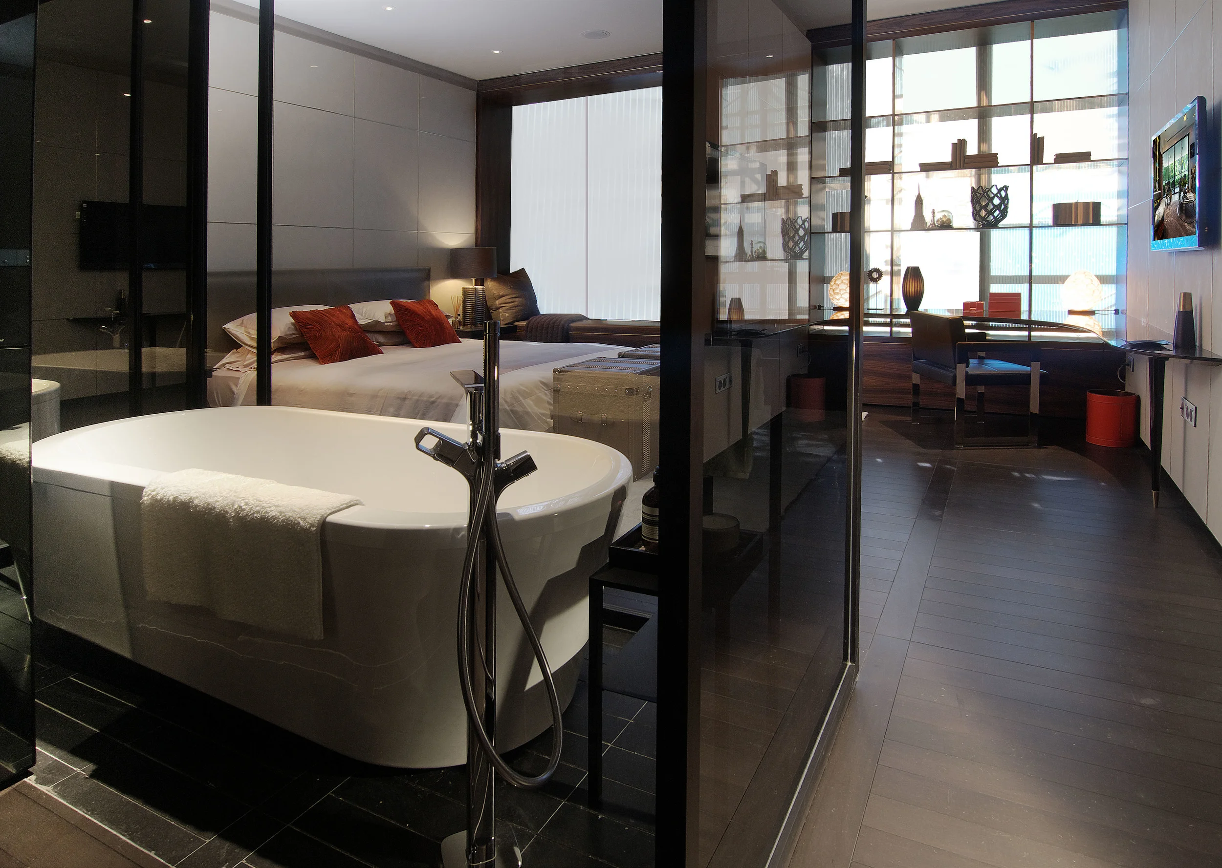 Hamilton Scotts - Master Bedroom & Bathroom 2.jpg