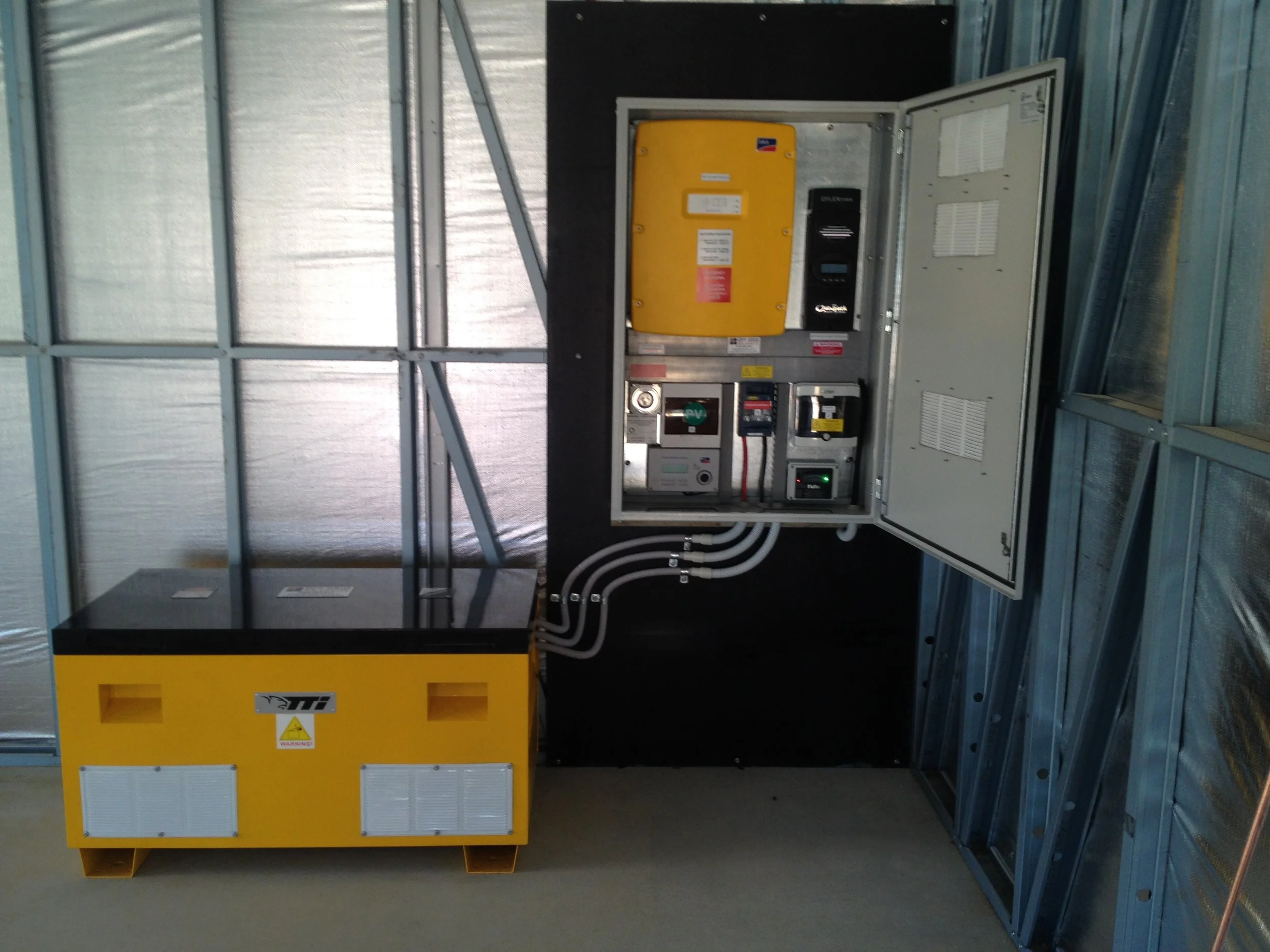 18 panel, 48V 440Ah maintenance free batteries, 3 year fully replacement &nbsp;warranty&nbsp;