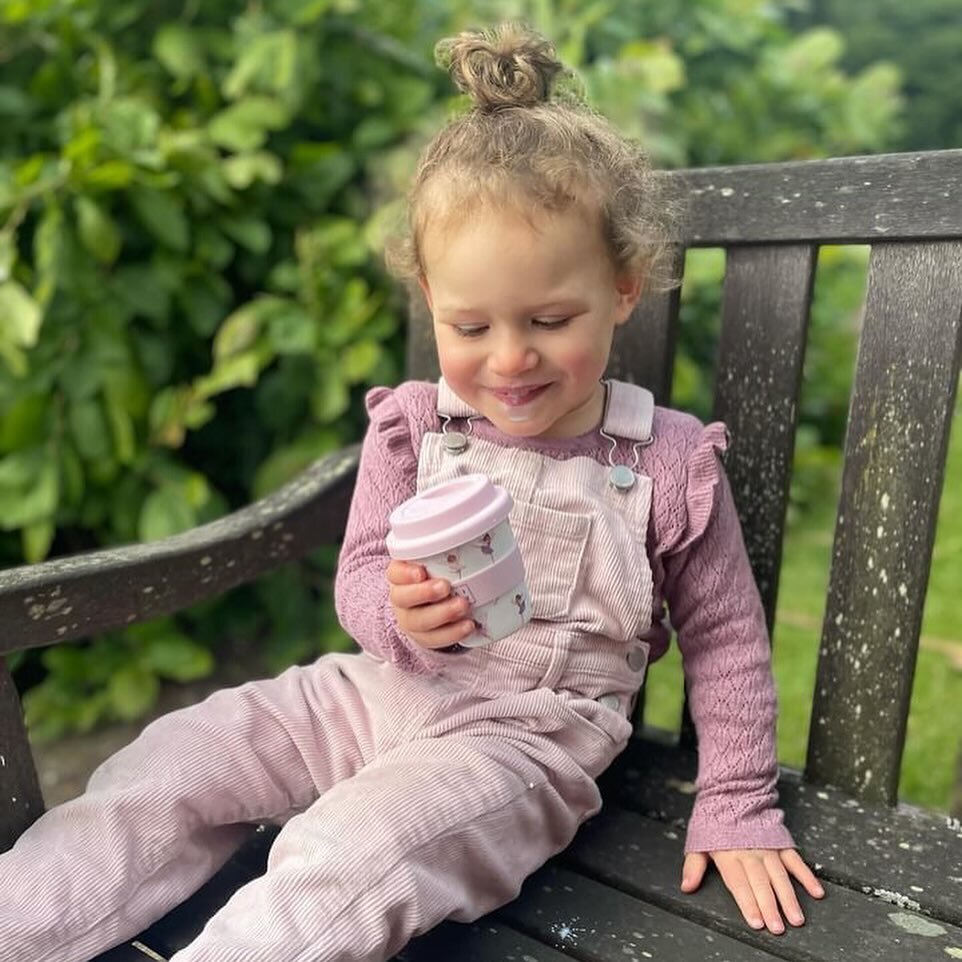 Morning smoothies for Mila in her fantastic fairy @chaibabyco cup 🤍🧚