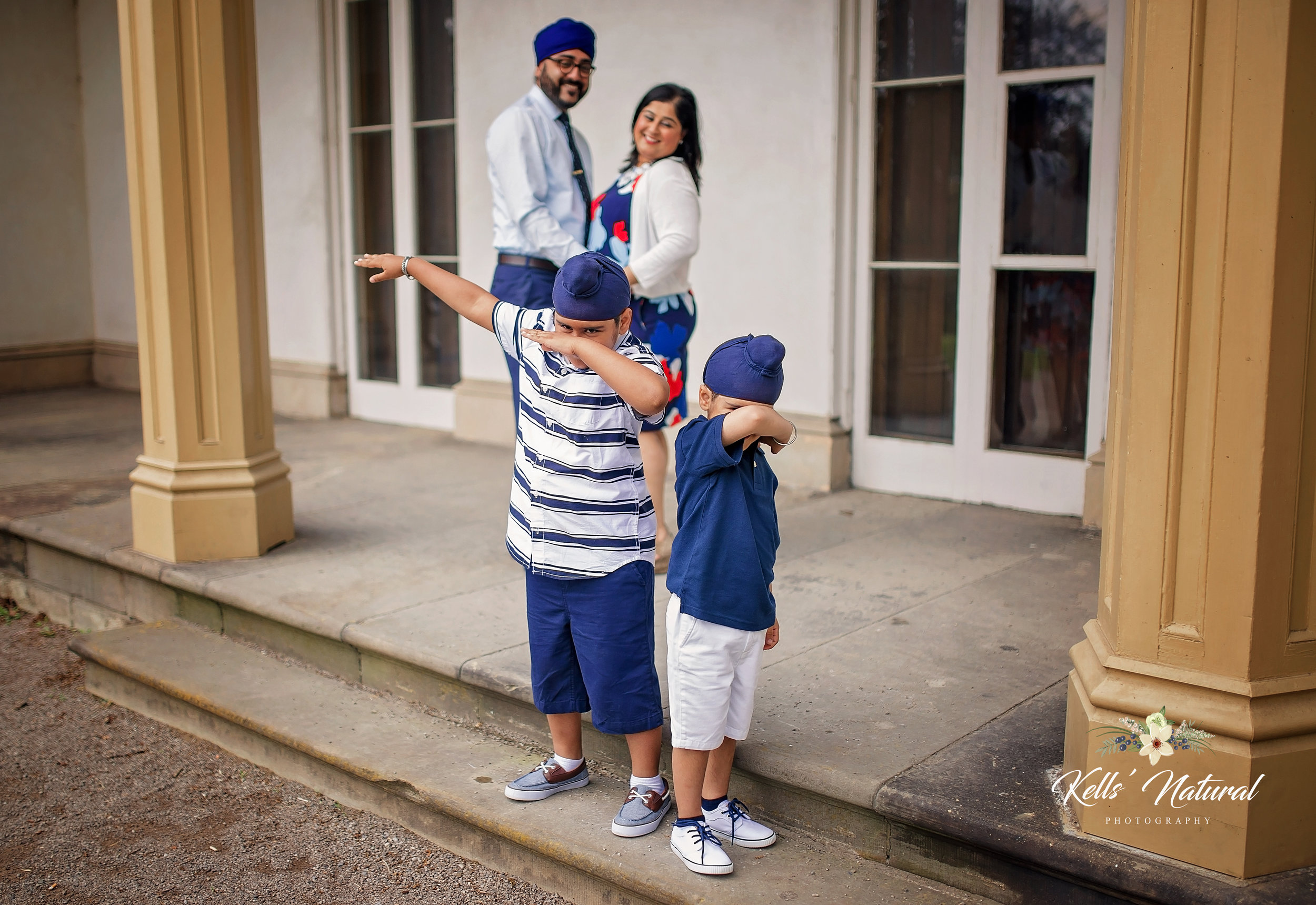 Family photos at Dundurn Castle DAB.jpeg