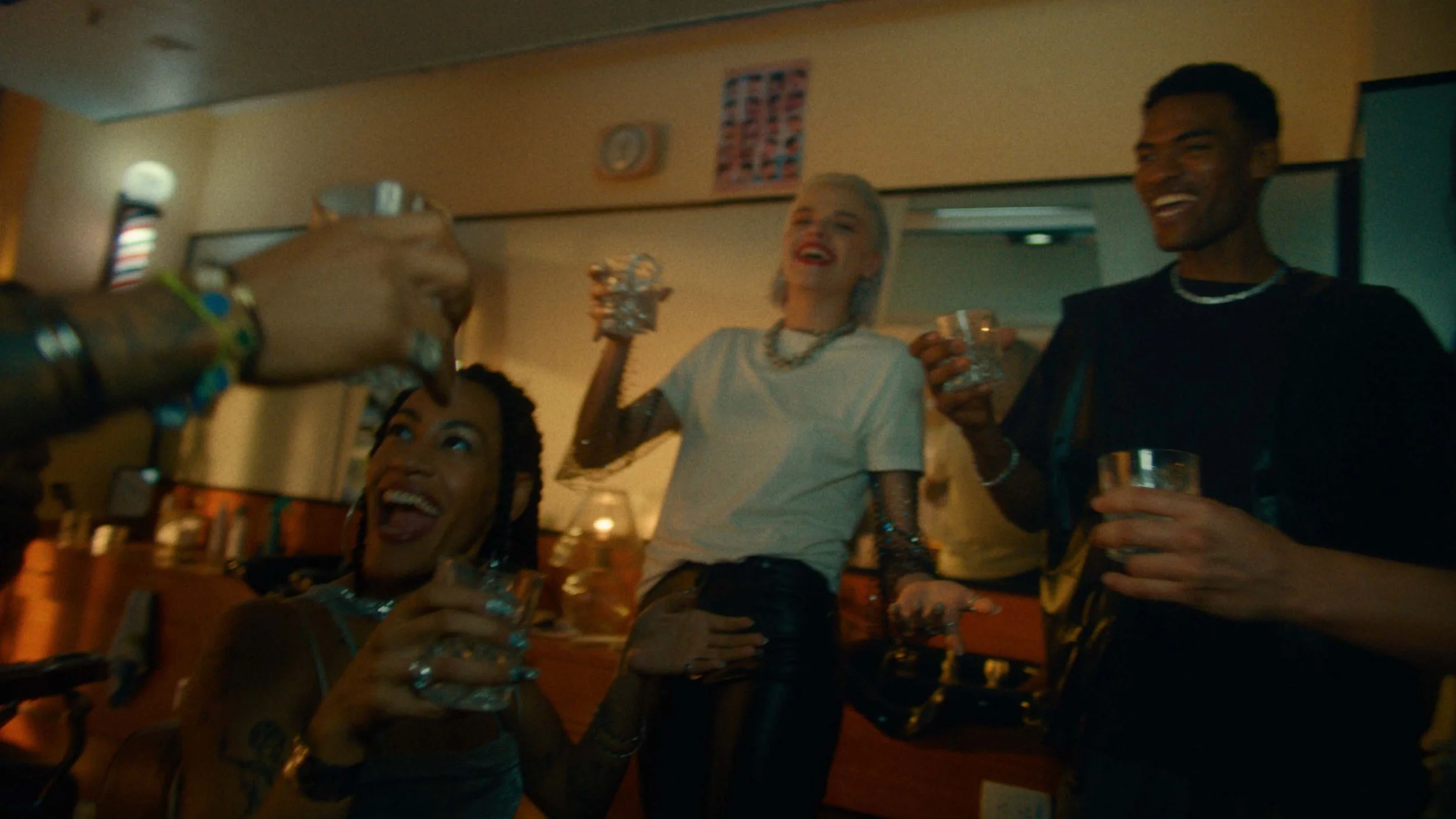 1800 Tequila, Directed by Ricky Saiz