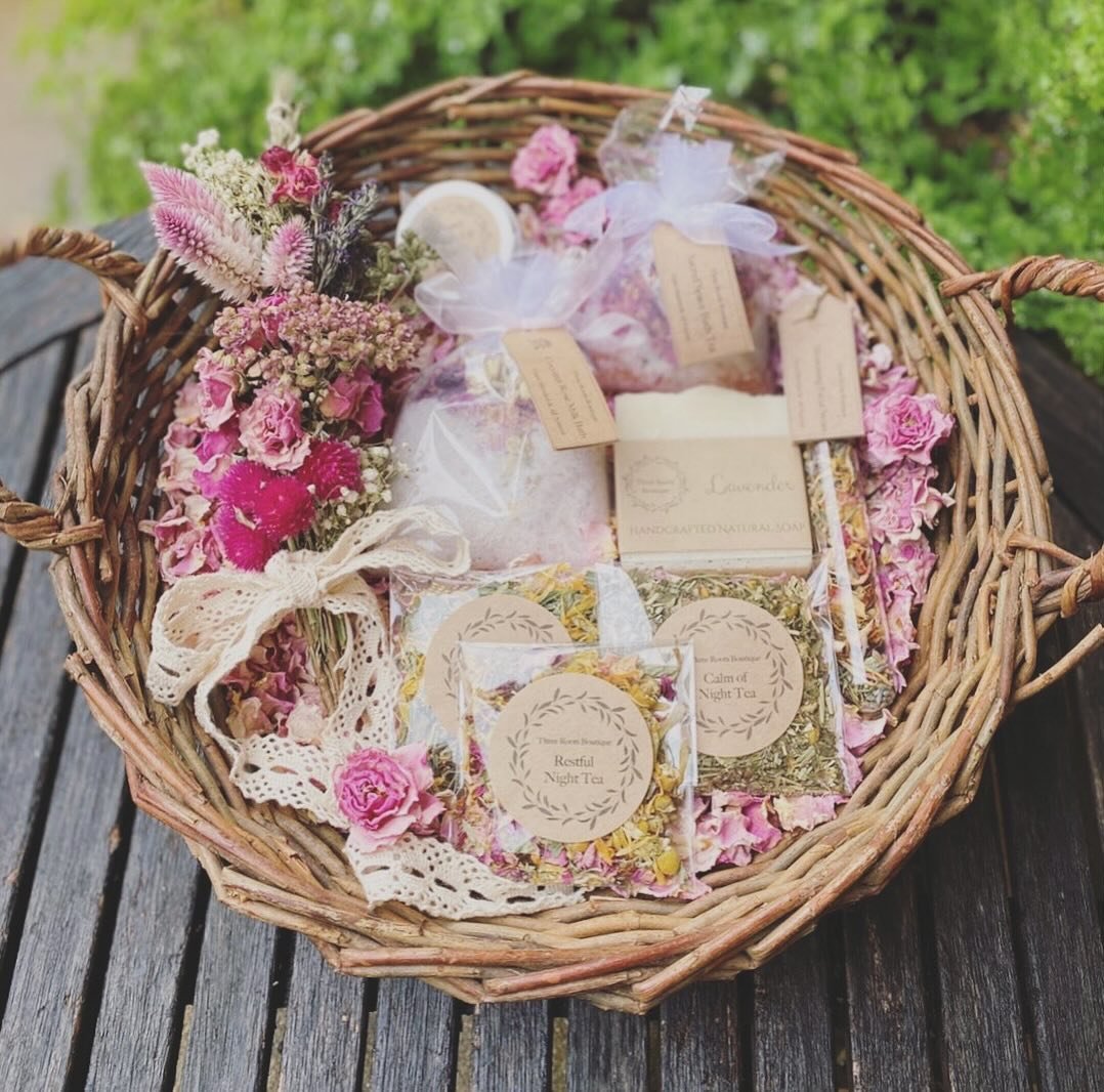 A lot of women out there are likely secretly hoping they will receive some goodies from our shop for Mother's Day. Don't let them down! 😉 💕

We are open from 10-4 today and tomorrow all stocked up with the best all-natural goodies. Make your own ba