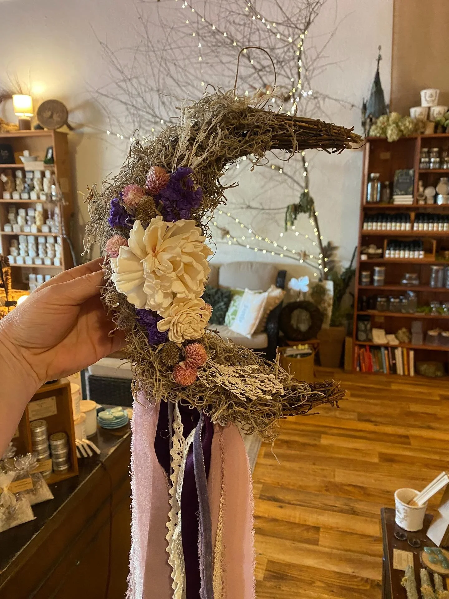 We are so excited to have these beautiful new crescent moon wreaths made by one of our own. ✨

#easttexas