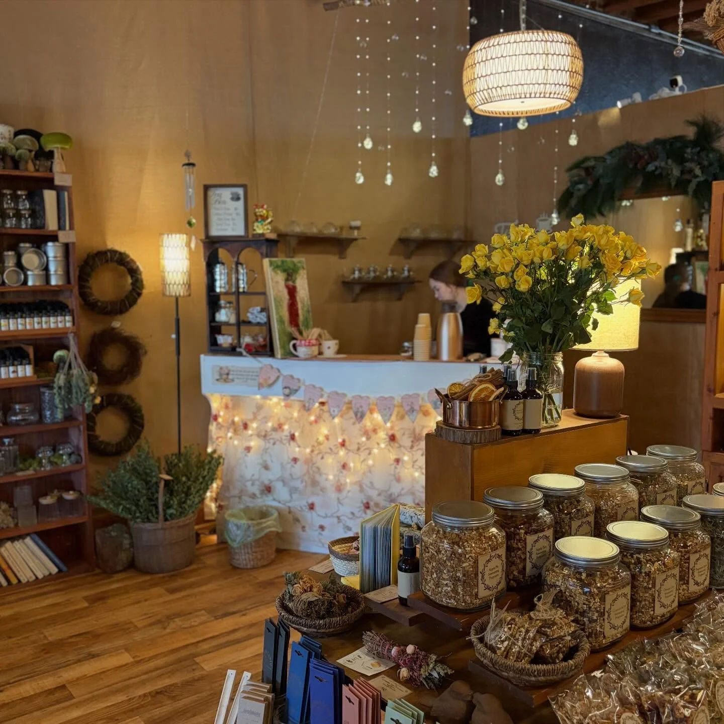 We welcome you into our nest for tea time. 🫖

#easttexas #itsalwaysteatime