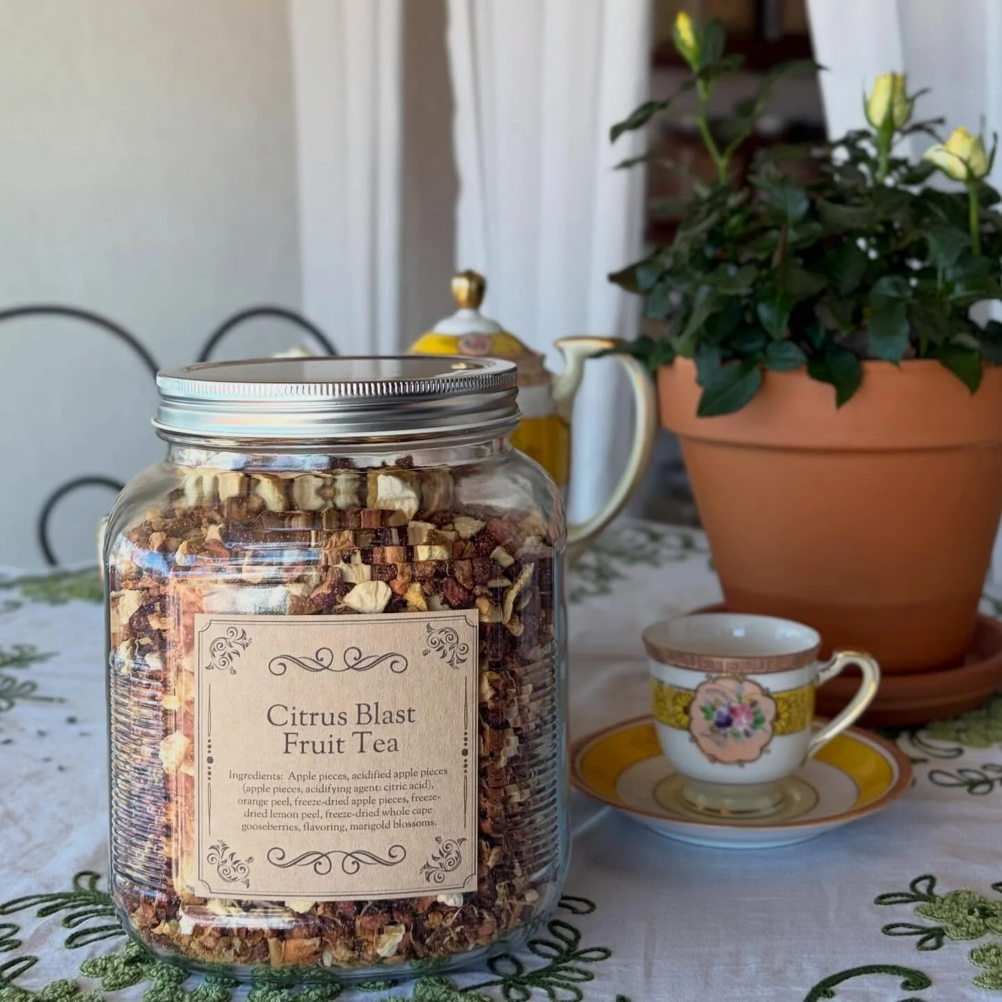 Another bright new beauty has joined our tea family&hellip; ✨
Citrus Blast 🍊💛

A vibrant, sunshine-filled blend that wakes up your senses and lifts your mood with every sip. Crisp, refreshing, and perfectly balanced&mdash;whether you&rsquo;re cozyi