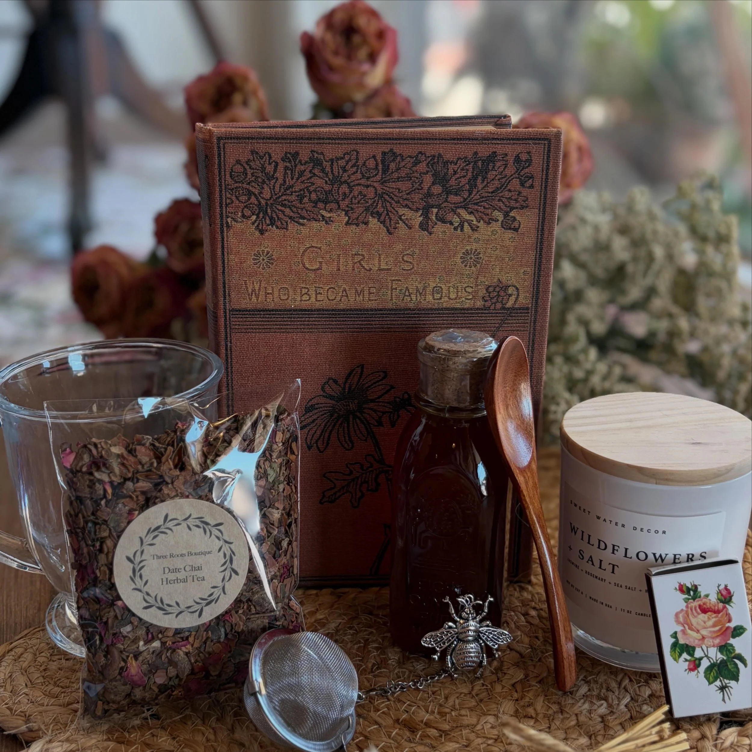 There's a lovely little giveaway on Facebook. 😉 

#easttexas #easttx #gladewatertx