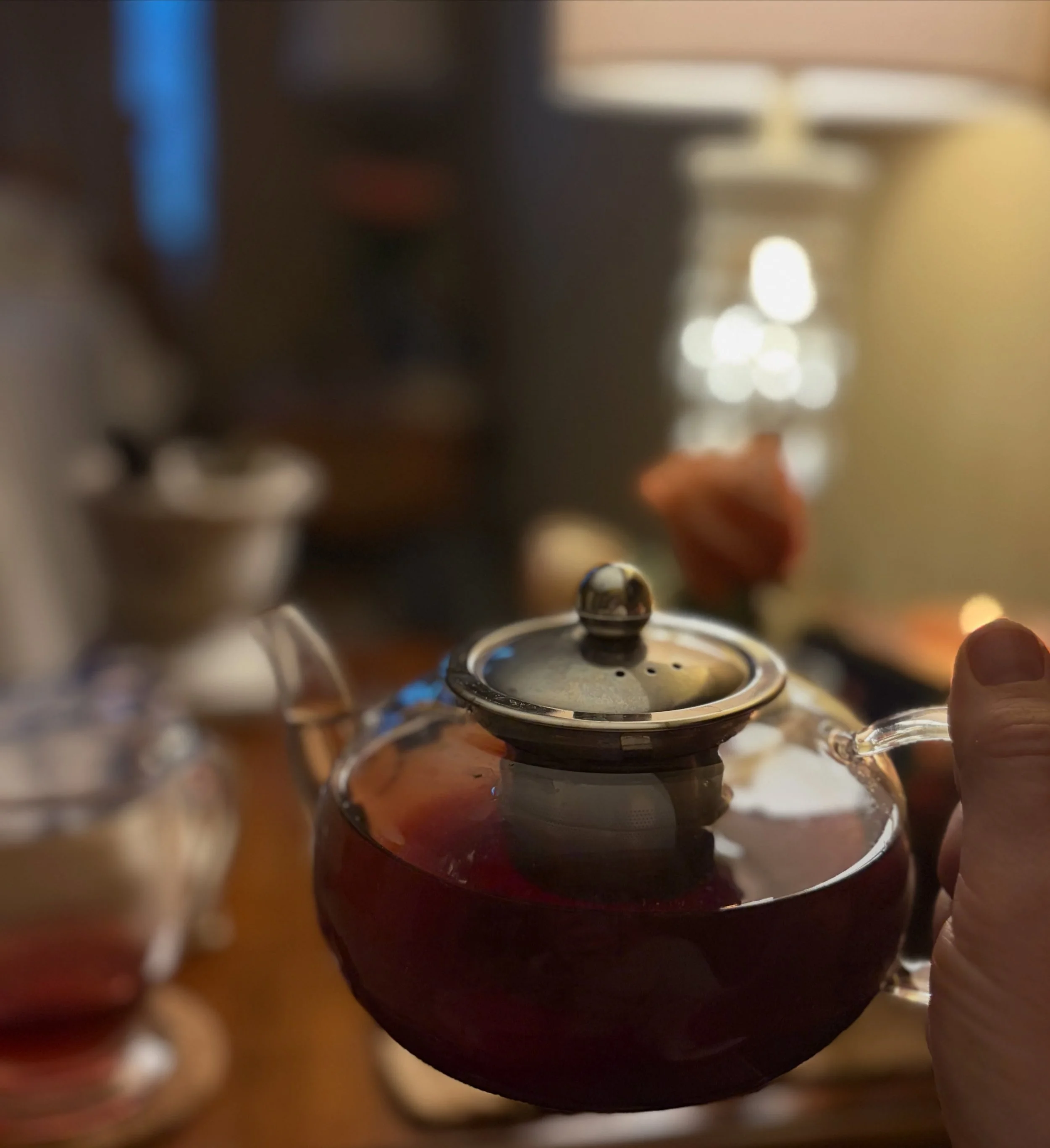 After a weekend of teenager slumber party festivities- our Gut Glow Tea to the rescue. Cheetos, pizza, and DP oh my!
😆🎂❌🫣

It's a delightful blend of soothing and healing tummy herbs.
And a necessity for your home apothecary cabinet.

#teashop #he