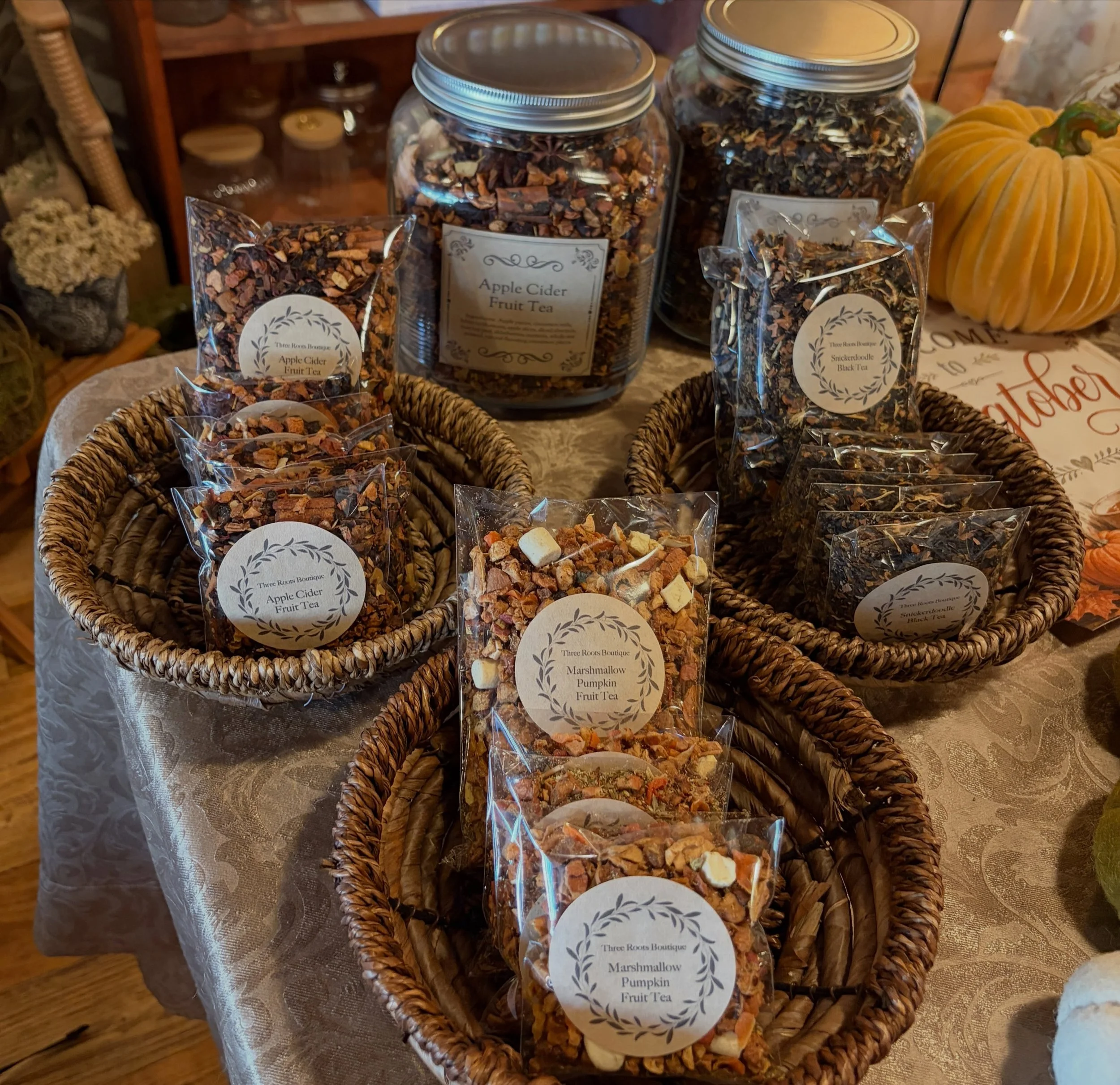 Fall teas are leaving to make room for the holiday teas. 25% off while they last.
🍂Marshmallow Pumpkin
🍂Apple Cider
🍂Snickerdoodle

🎅 😉