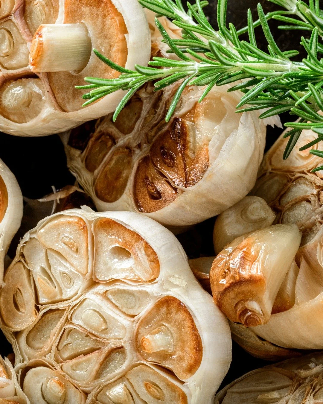 Garlic isn&rsquo;t just for flavor&mdash;it&rsquo;s natural immune support. 🧄

Garlic helps your body fight off viruses and calm inflammation.

Add it to soups, sauces, and roasted veggies to keep your family strong all season long.

At Cloud Peak C