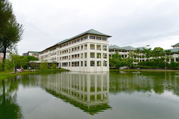 Chung Cheng Lake 2.jpg