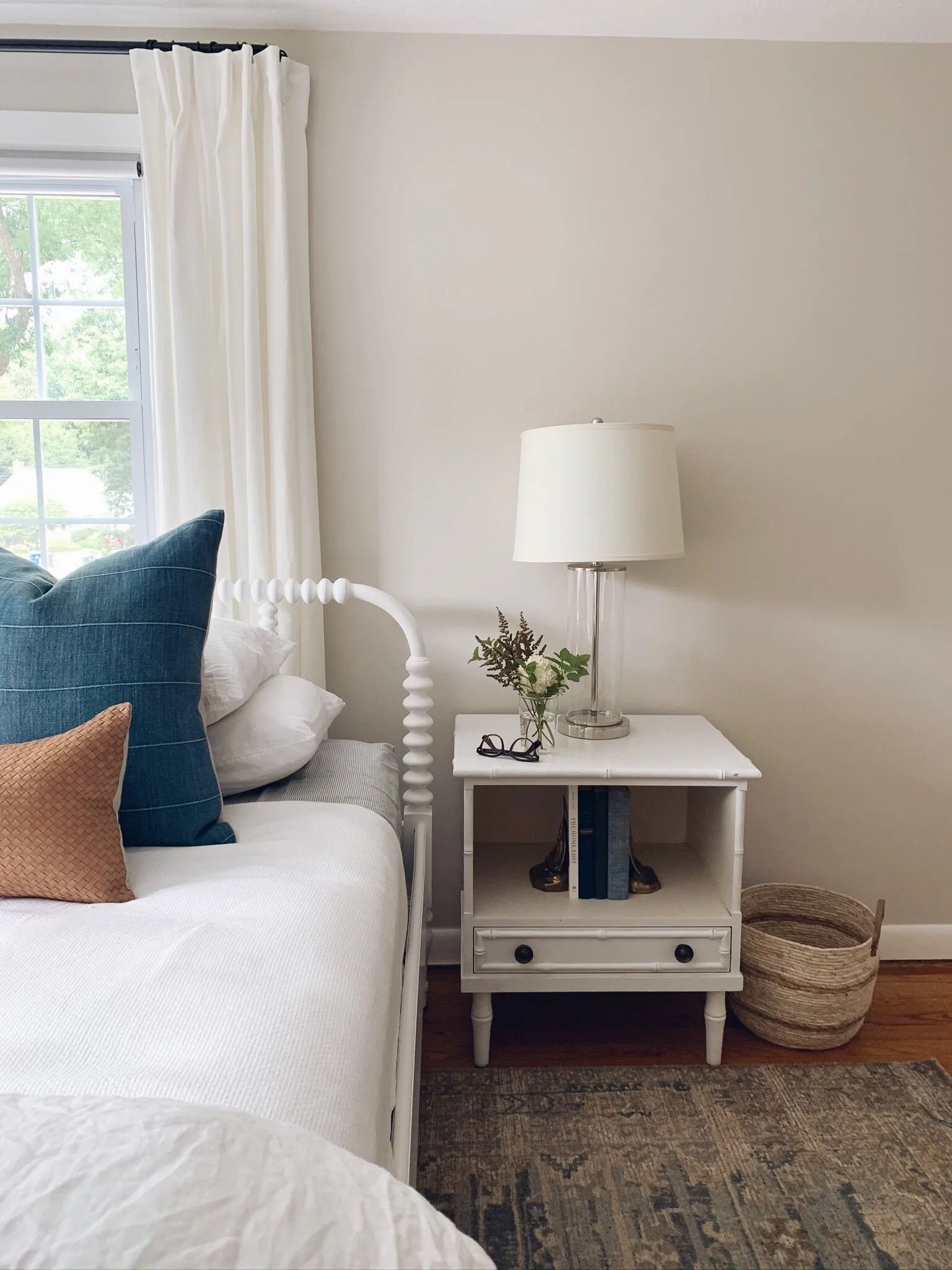 Grownup Bedroom: Update