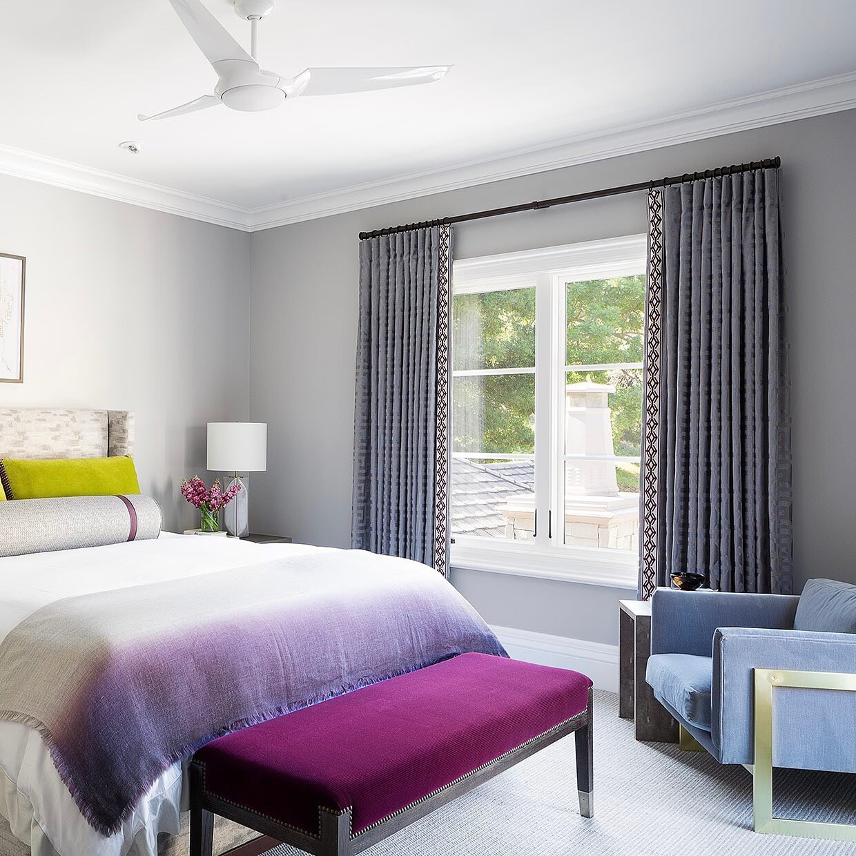 Vibrant accents of color added the needed interest in this guest bedroom. #interiordesigner #  #interiordecorating @mariatenagliadesign @dyerphoto