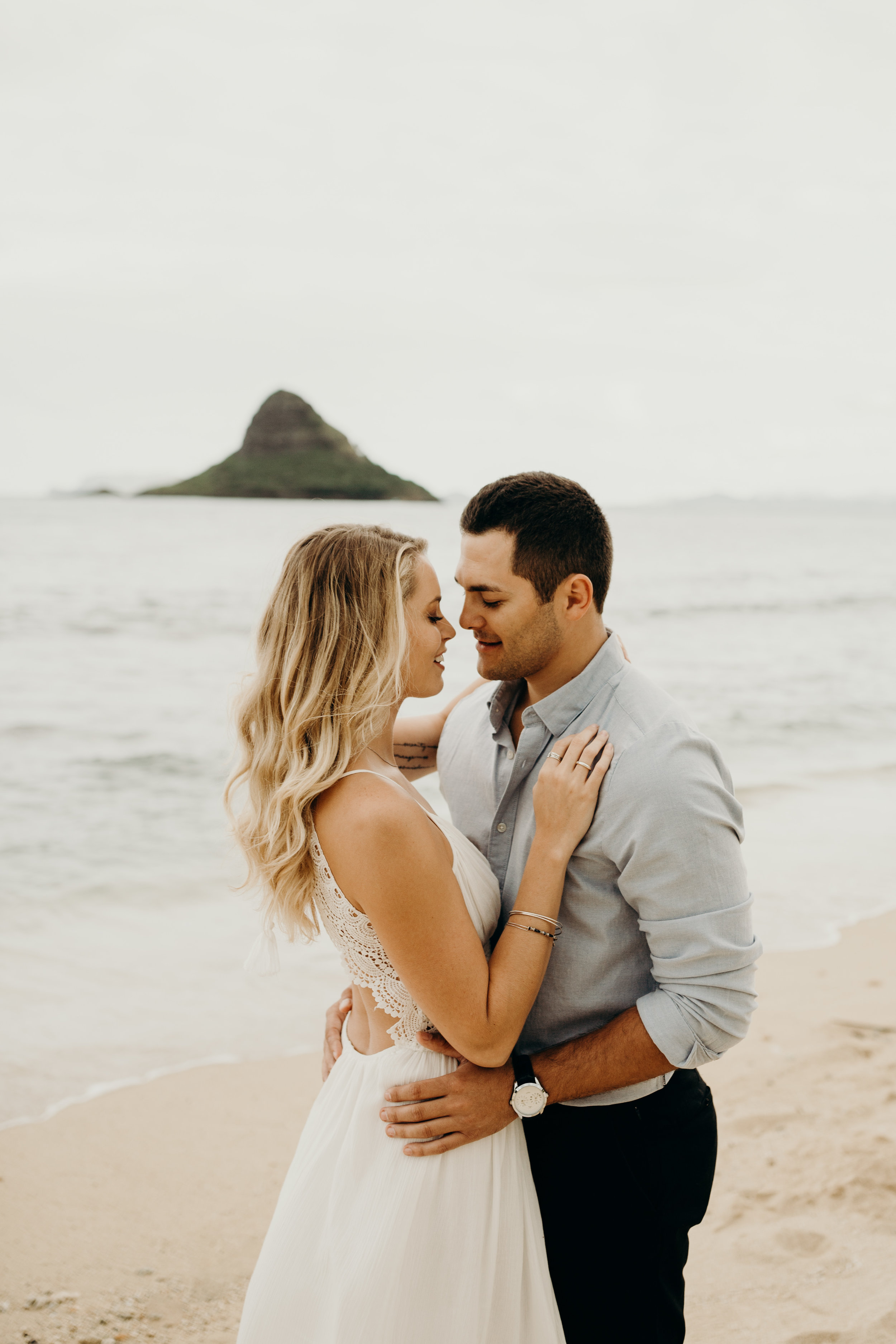 hawaii-engagement-photographer-keani-bakula-kualoa-ranch-8.jpg