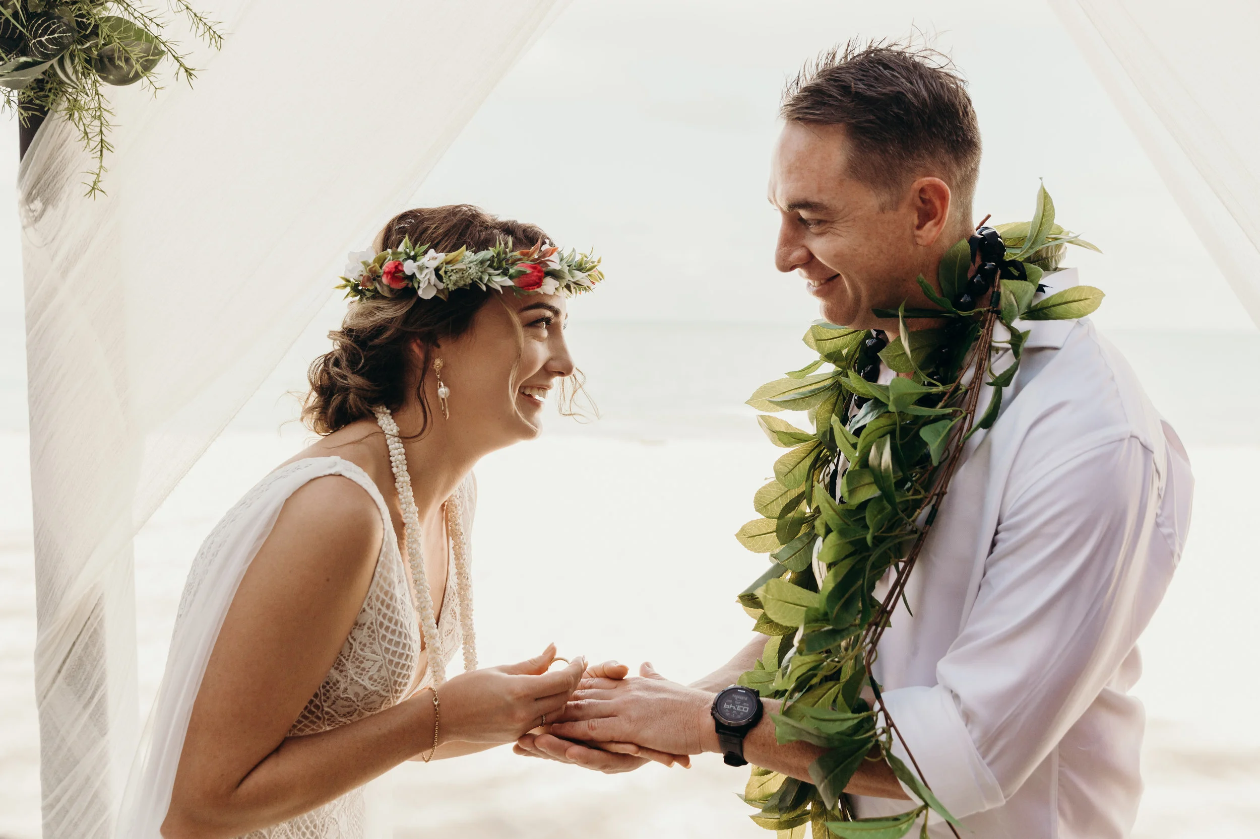 HAWAII-WEDDING-PHOTOGRAPHER-ALOHILANI-RESORT-KEANI-BAKULA-41.jpg