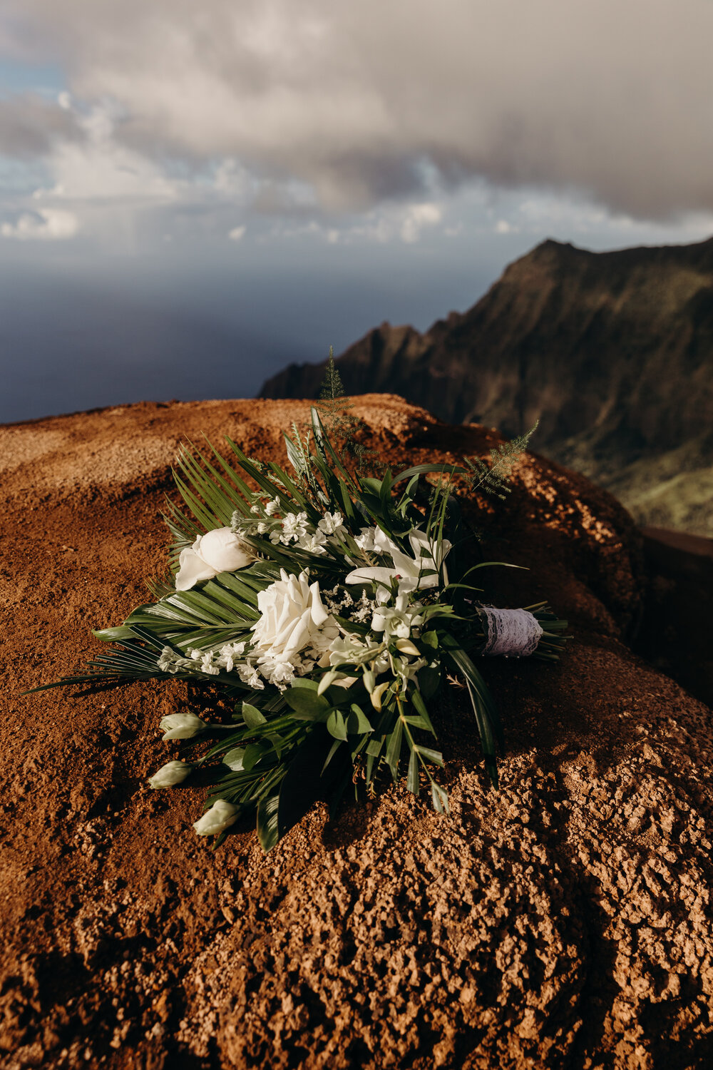 waimea-canyon-elopement-keani-bakula-photography-2.jpg