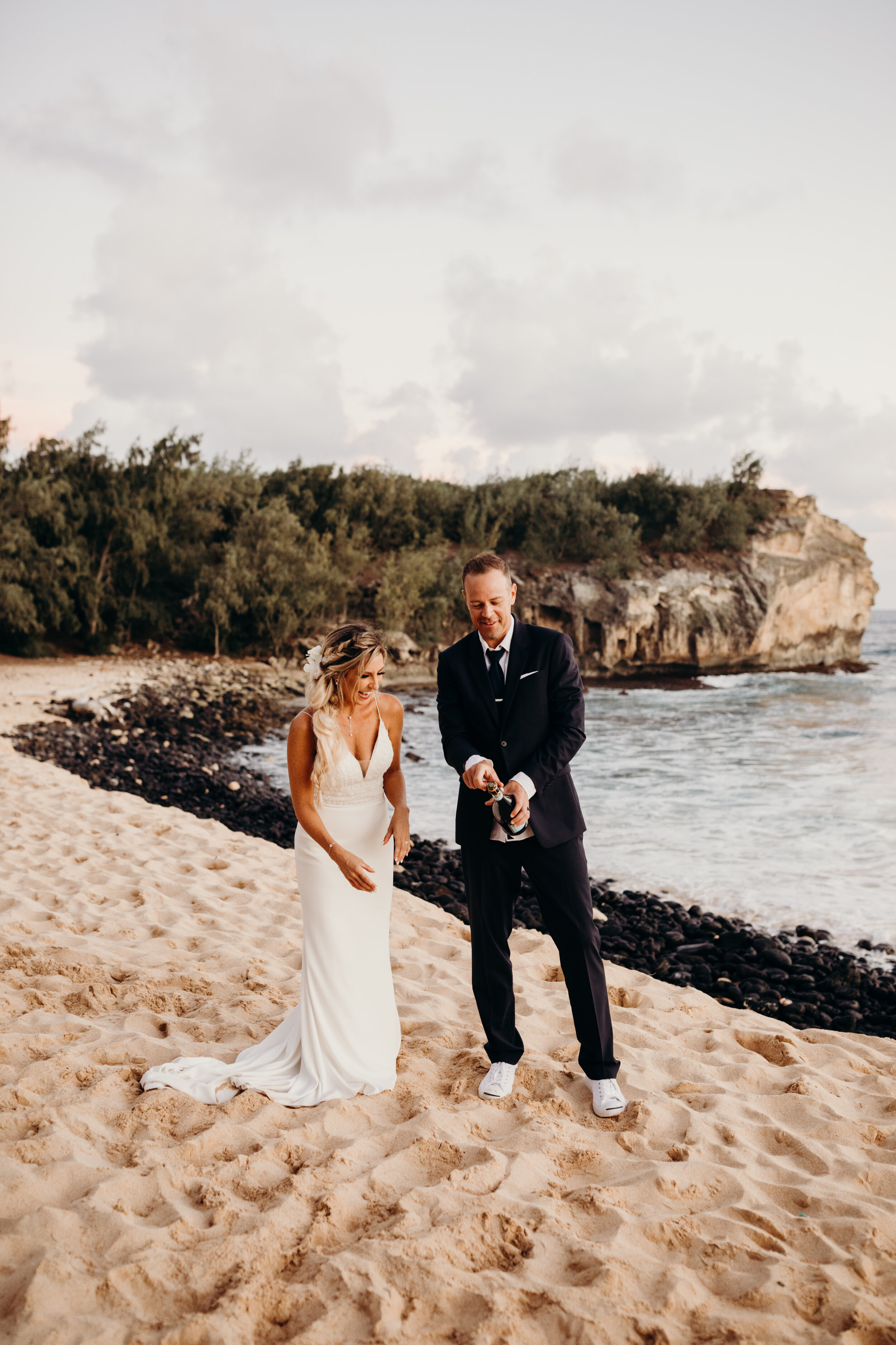 waimea-canyon-elopement-keani-bakula-photography-18.jpg