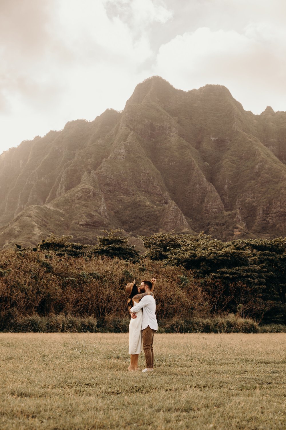 hawaii-wedding-photographer-kualoa-ranch-keanibakula-34.jpg