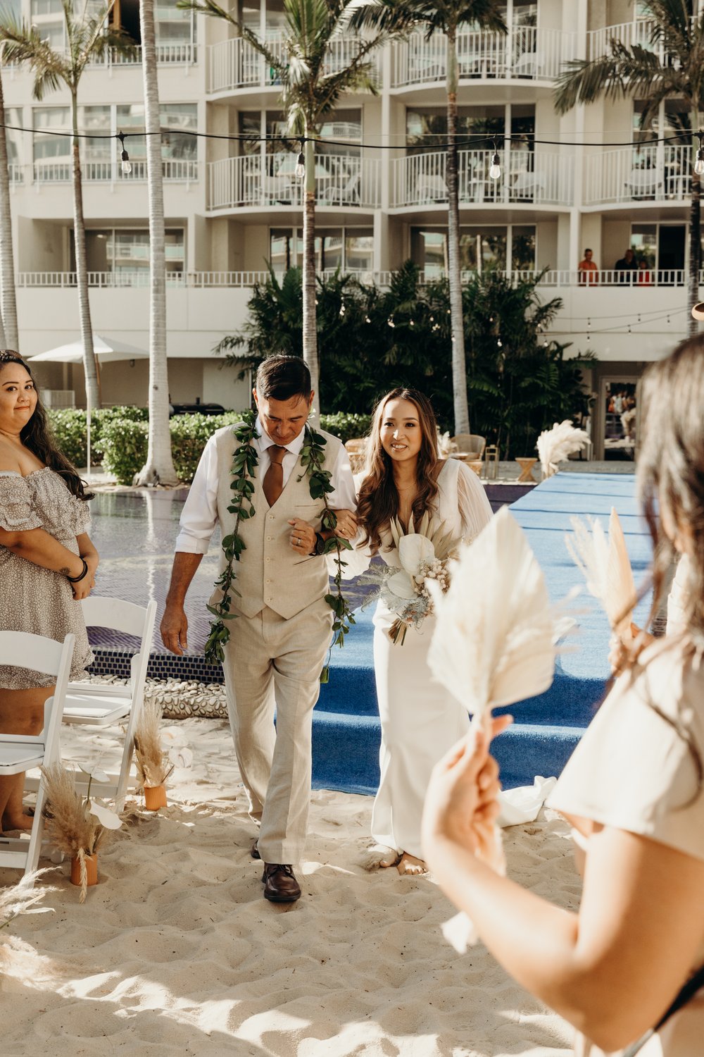 hawaii-wedding-photographer-keani-bakula-modern-honolulu-wedding-20.jpg