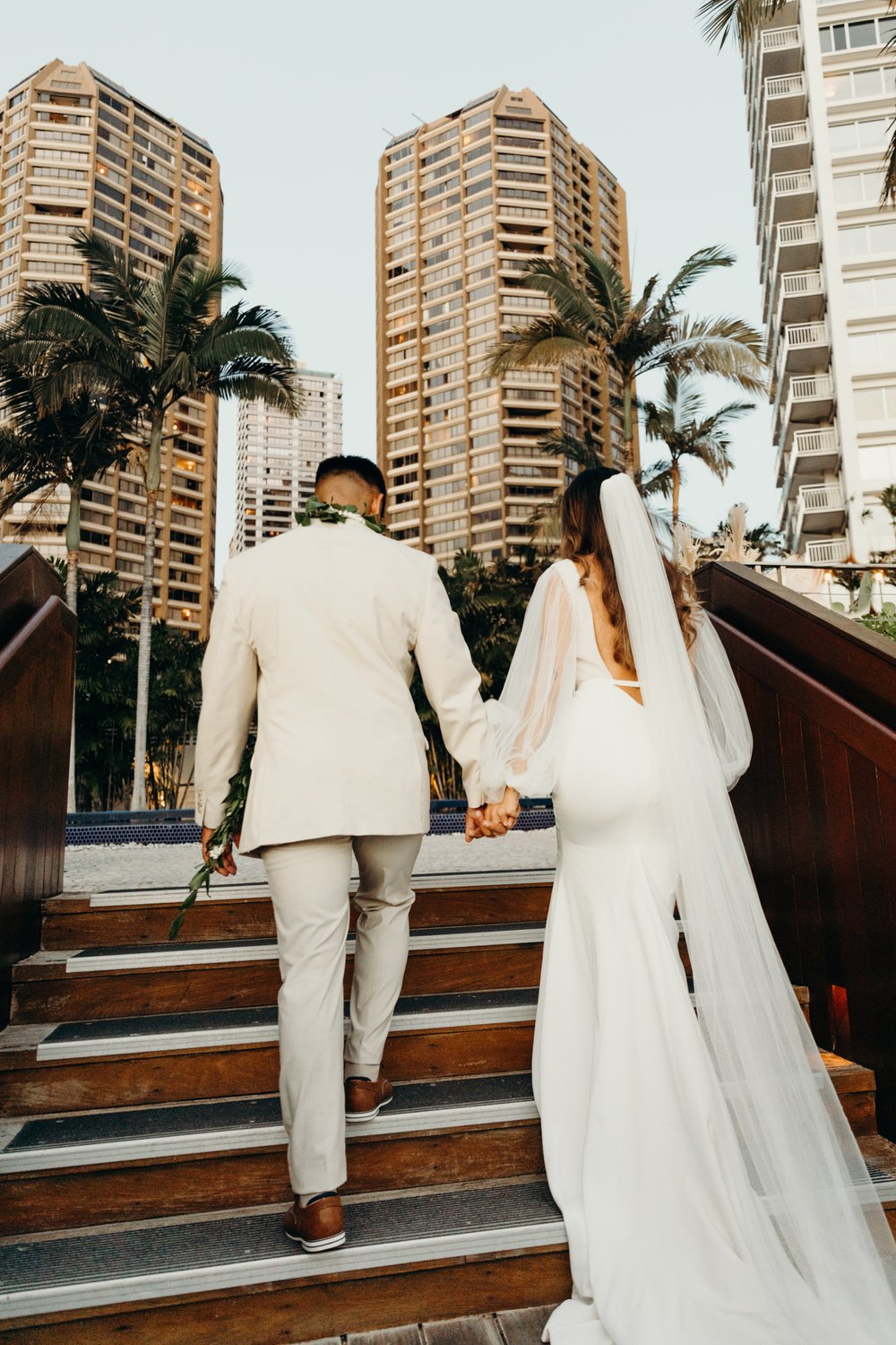 hawaii-wedding-photographer-keani-bakula-modern-honolulu-wedding-44.jpg