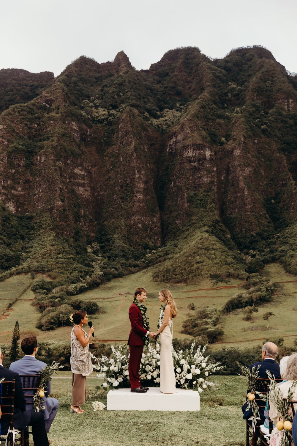 hawaii-wedding-photographer-jumanji-kualoa-ranch-wedding-11.jpg