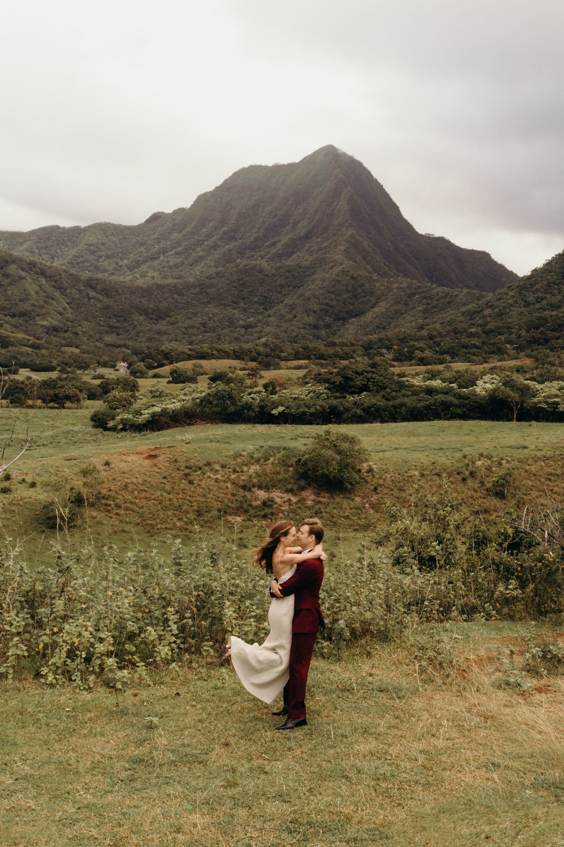 hawaii-wedding-photographer-jumanji-kualoa-ranch-wedding-41.jpg