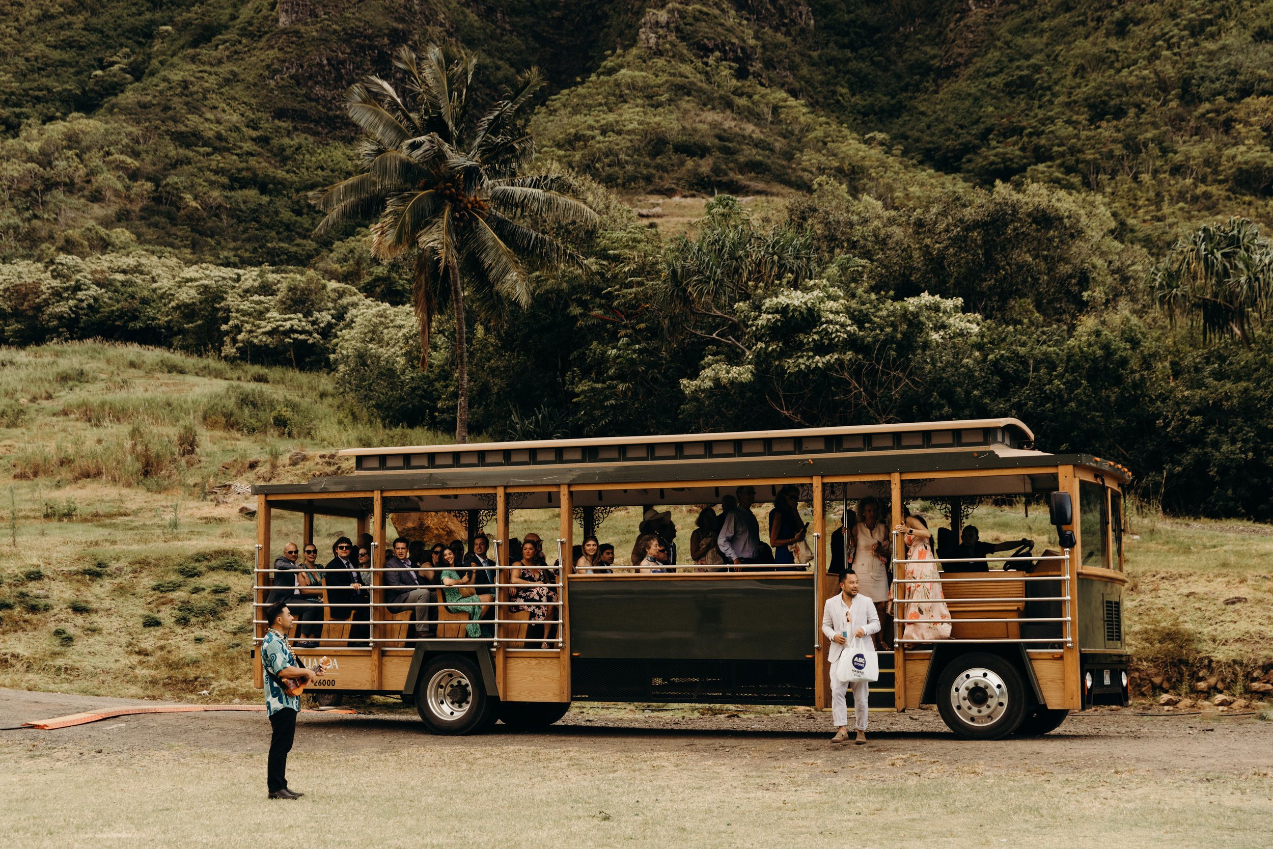 hawaii-wedding-photographer-jumanji-kualoa-ranch-wedding-43.jpg