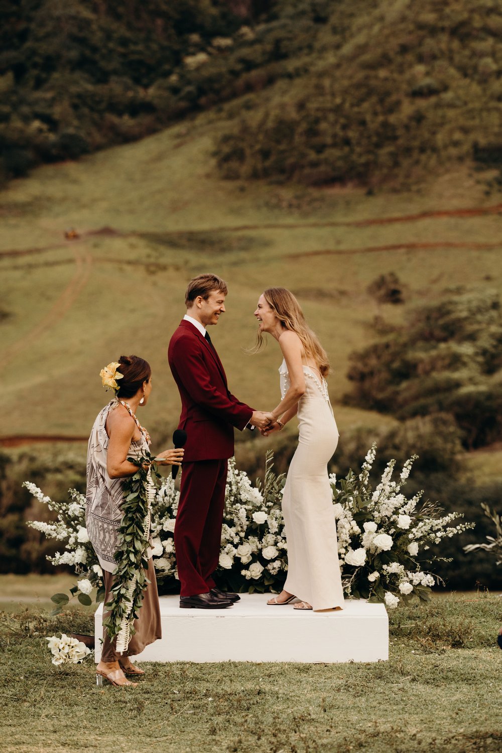 hawaii-wedding-photographer-jumanji-kualoa-ranch-wedding-52.jpg